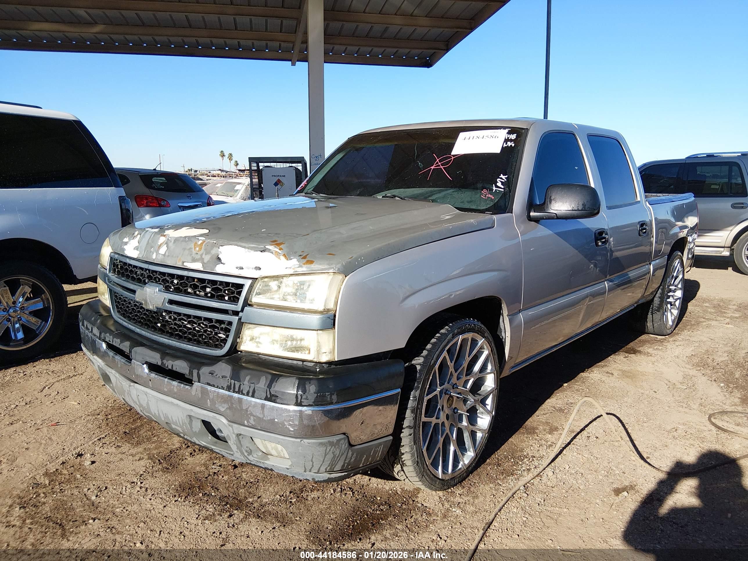 CHEVROLET SILVERADO image 2