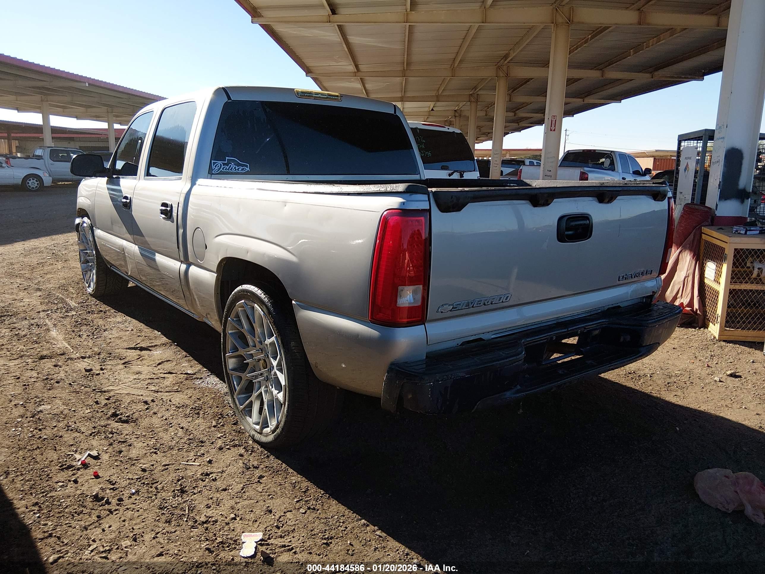 CHEVROLET SILVERADO image 3