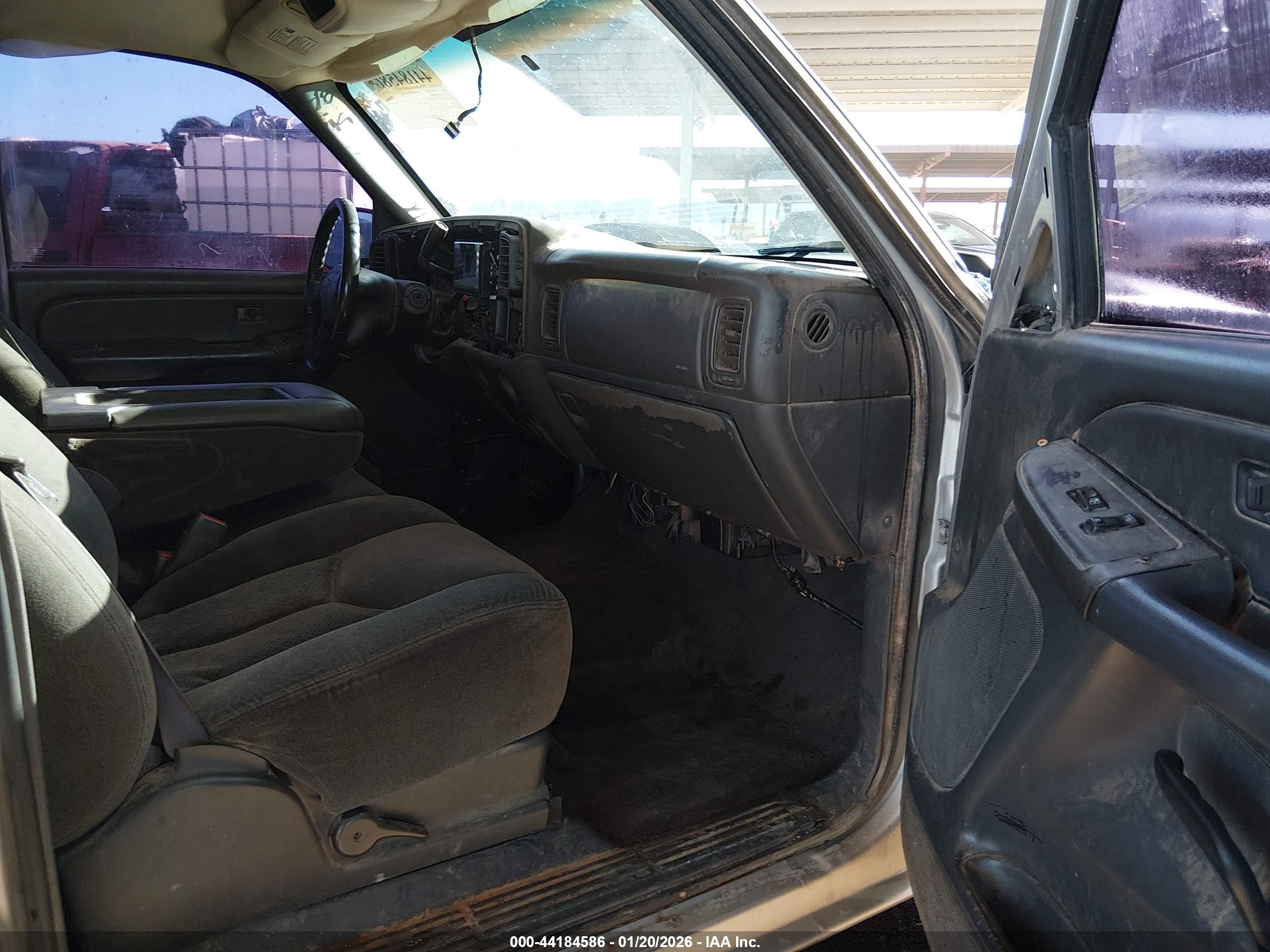 CHEVROLET SILVERADO image 5