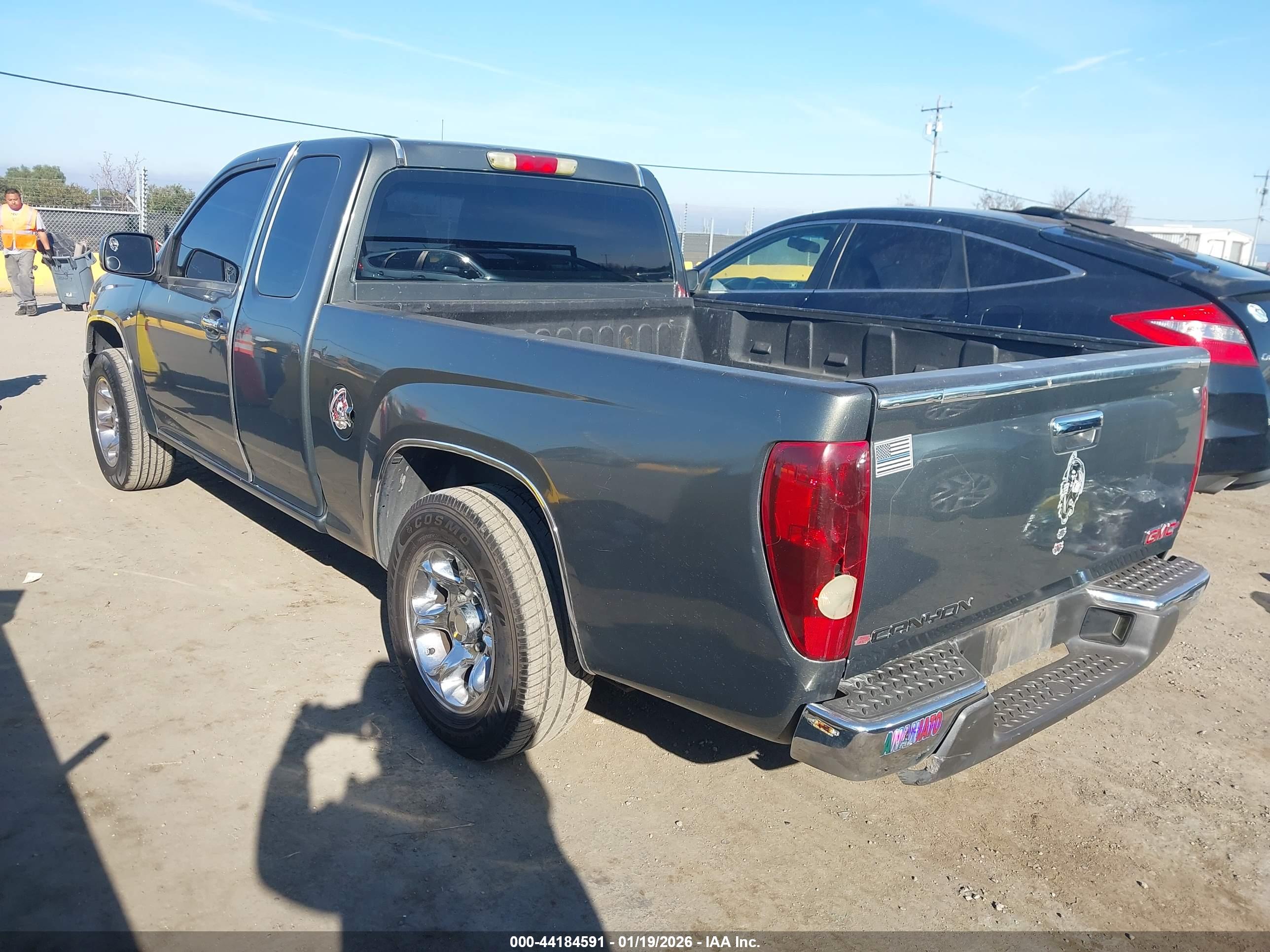 GMC CANYON image 3