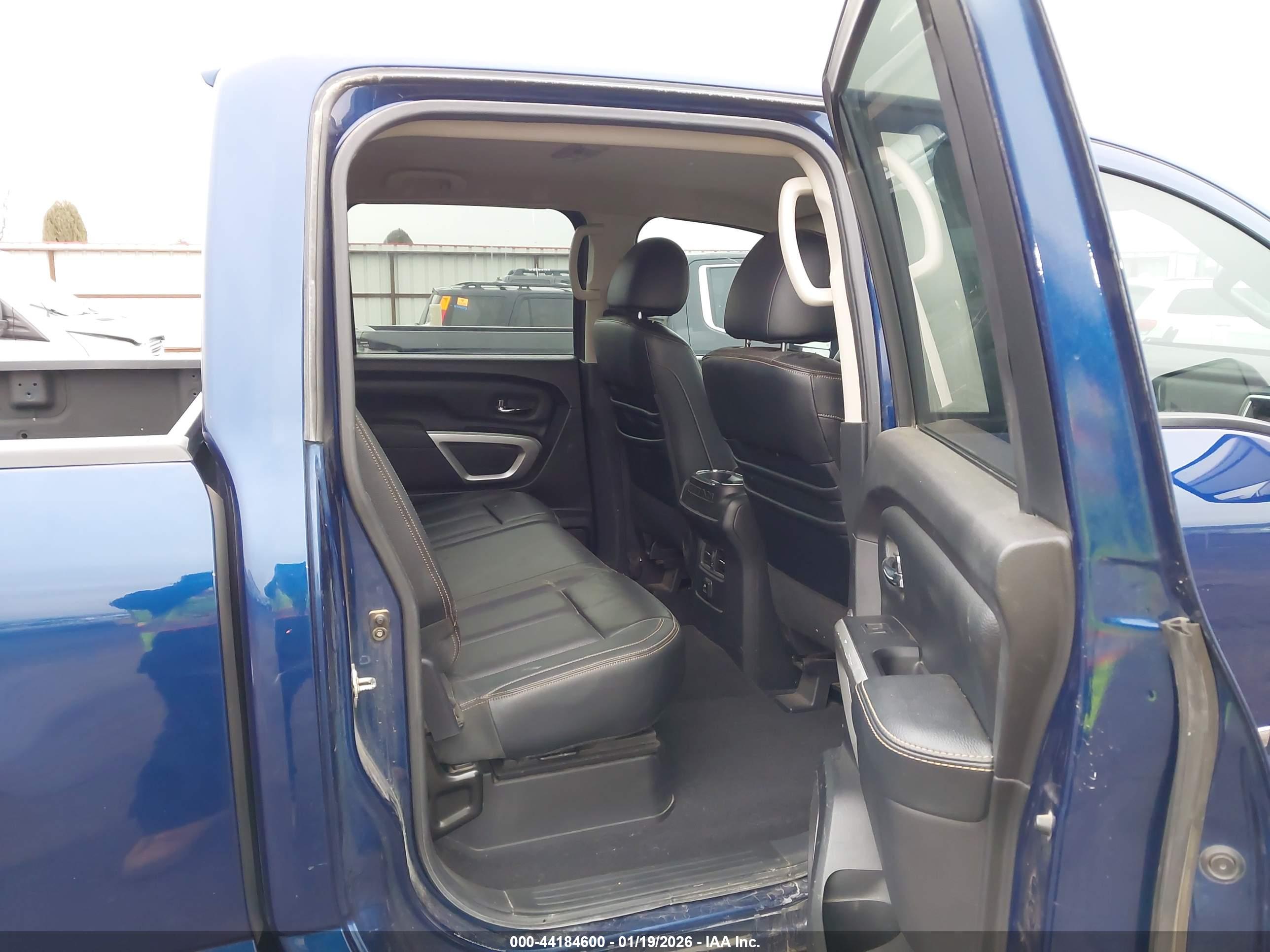 NISSAN TITAN image 8