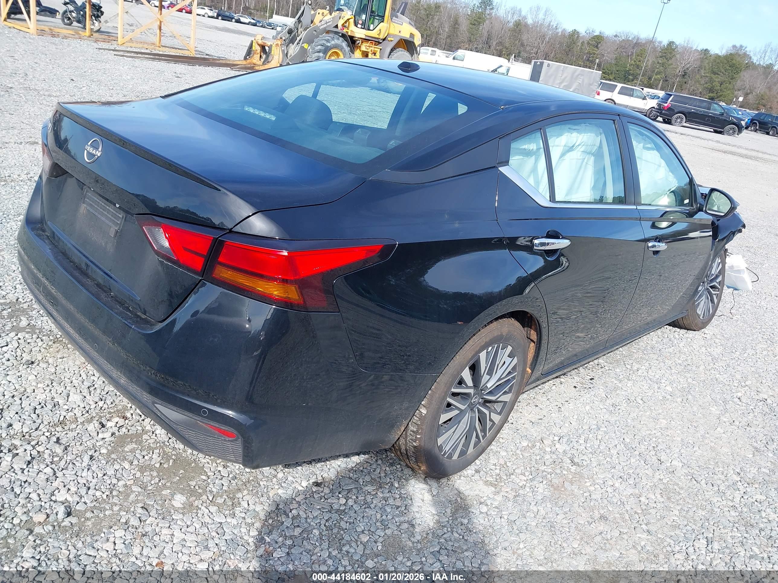 NISSAN ALTIMA image 4