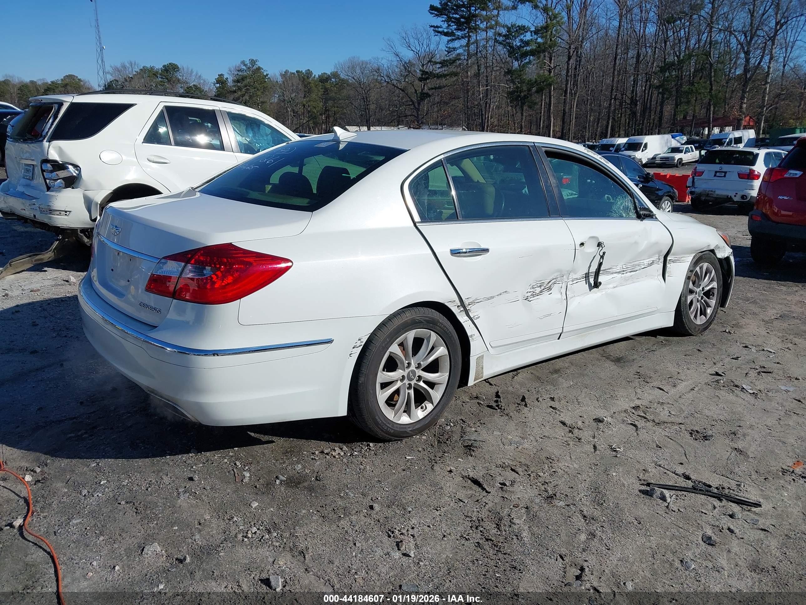 HYUNDAI GENESIS image 4