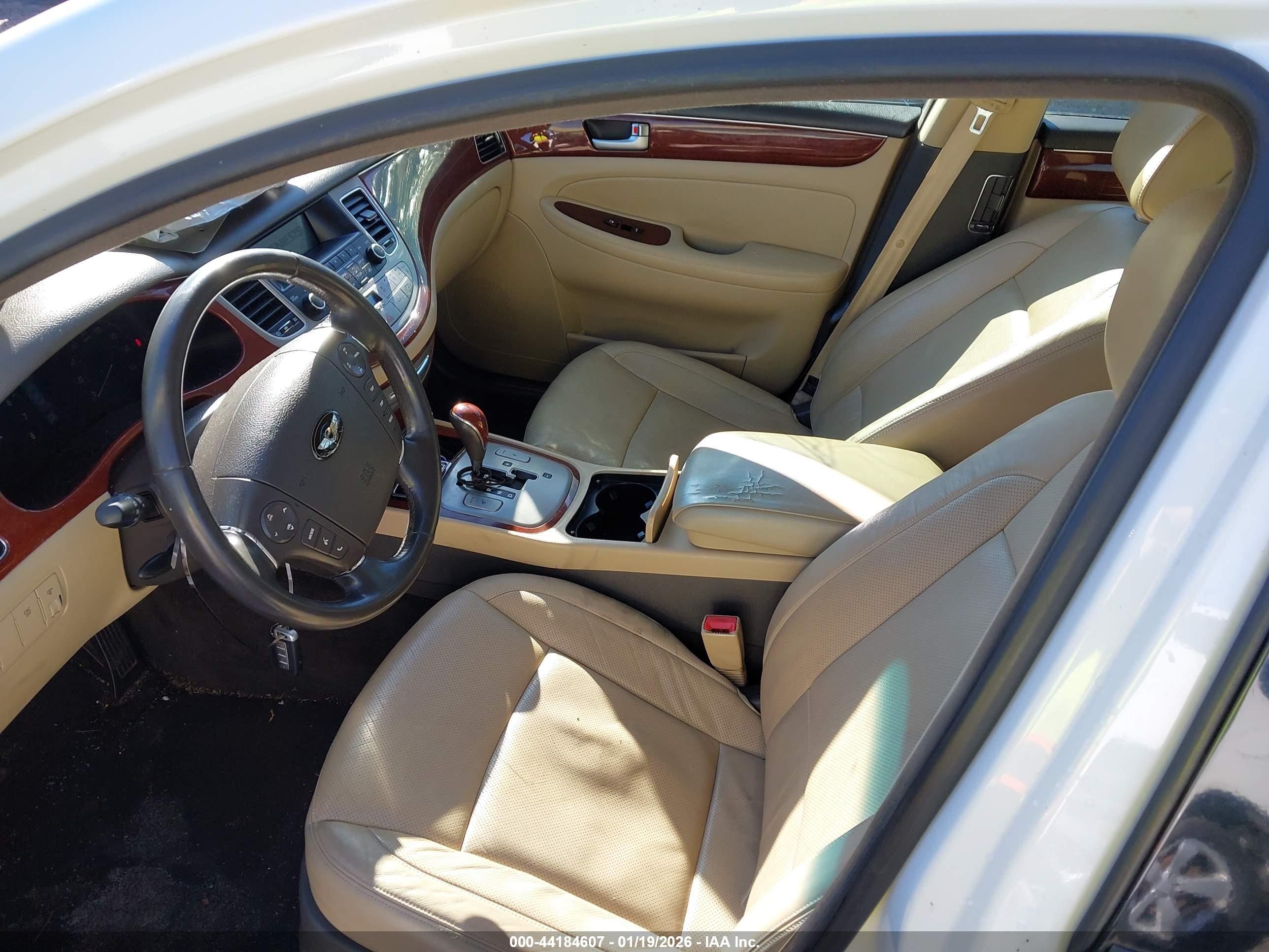 HYUNDAI GENESIS image 5