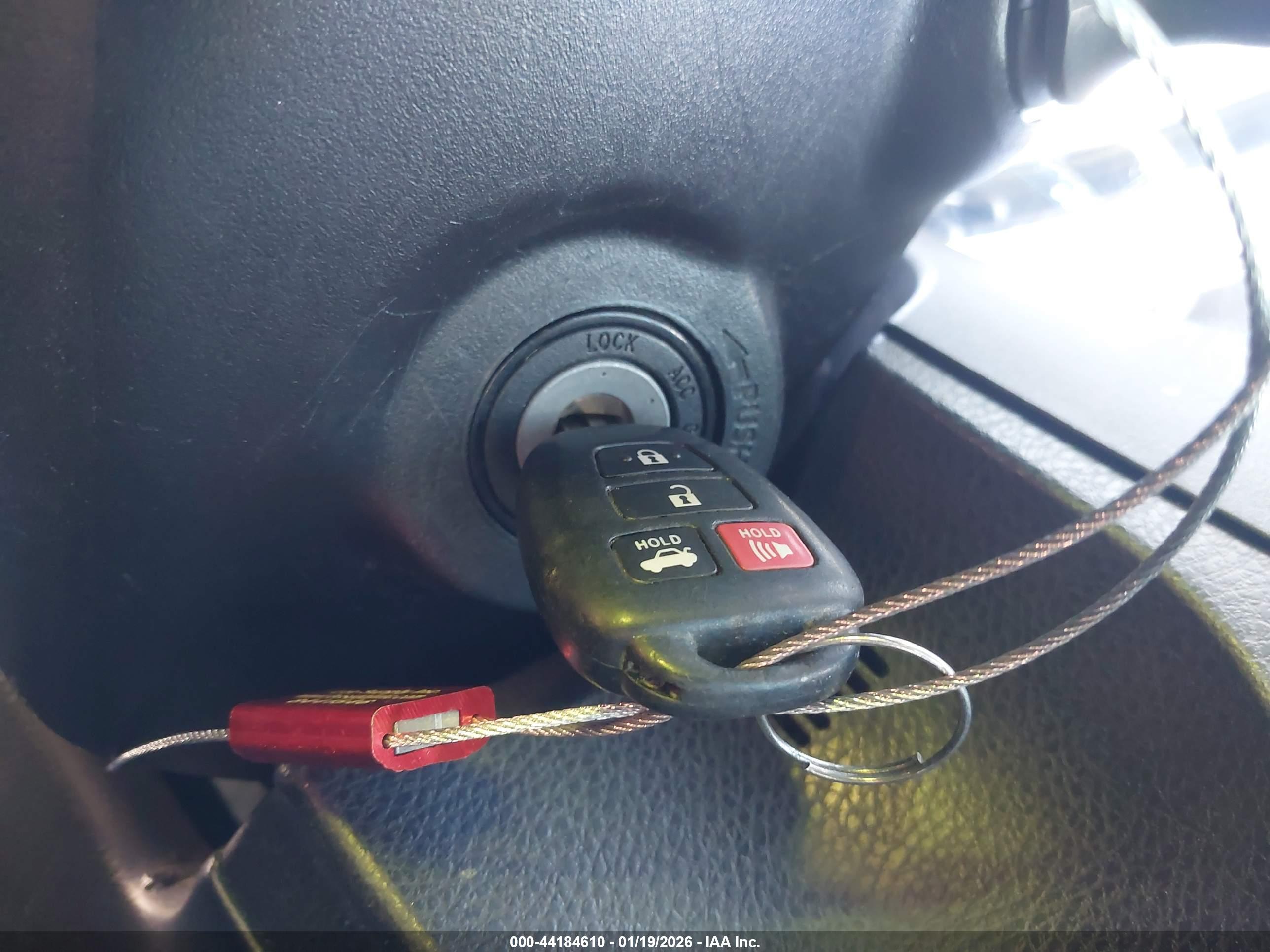 TOYOTA COROLLA image 11