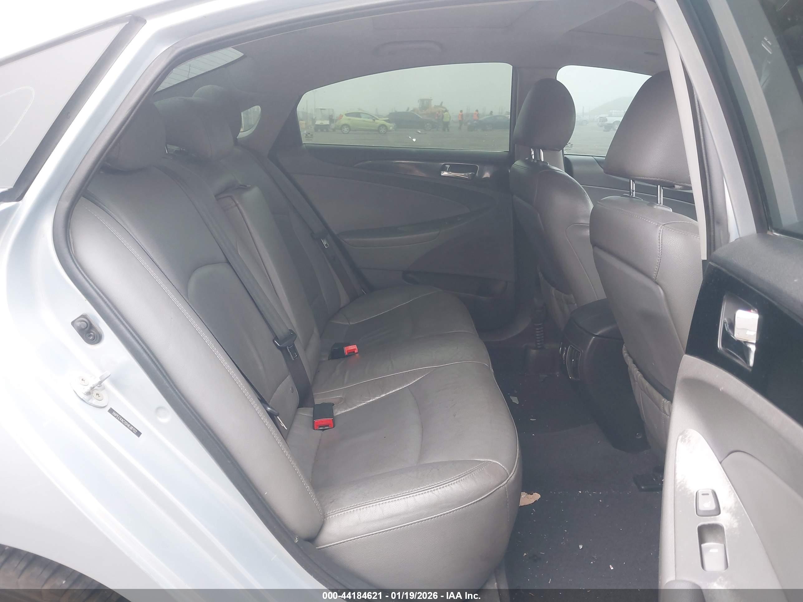 HYUNDAI SONATA image 8