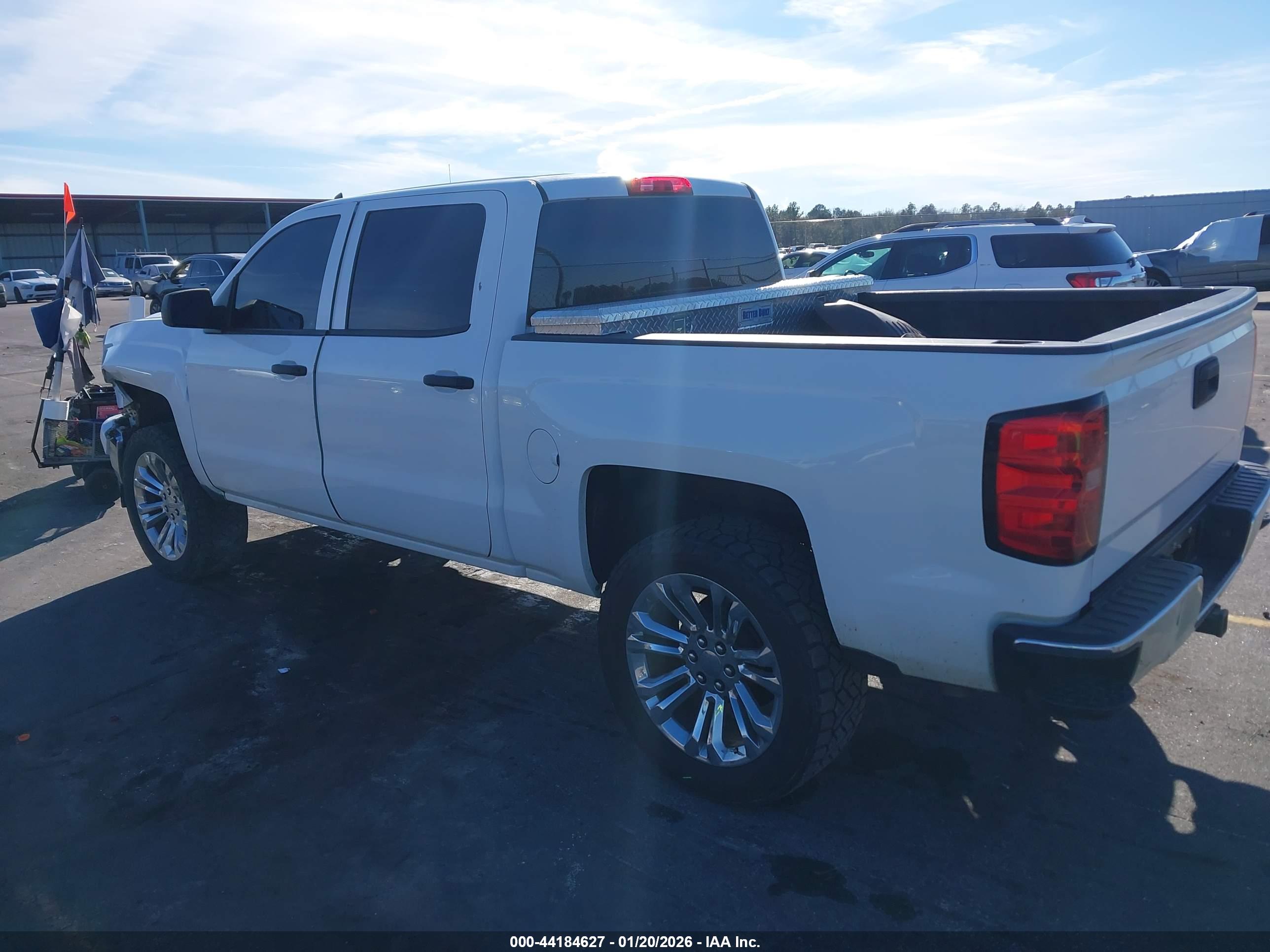 CHEVROLET SILVERADO image 3