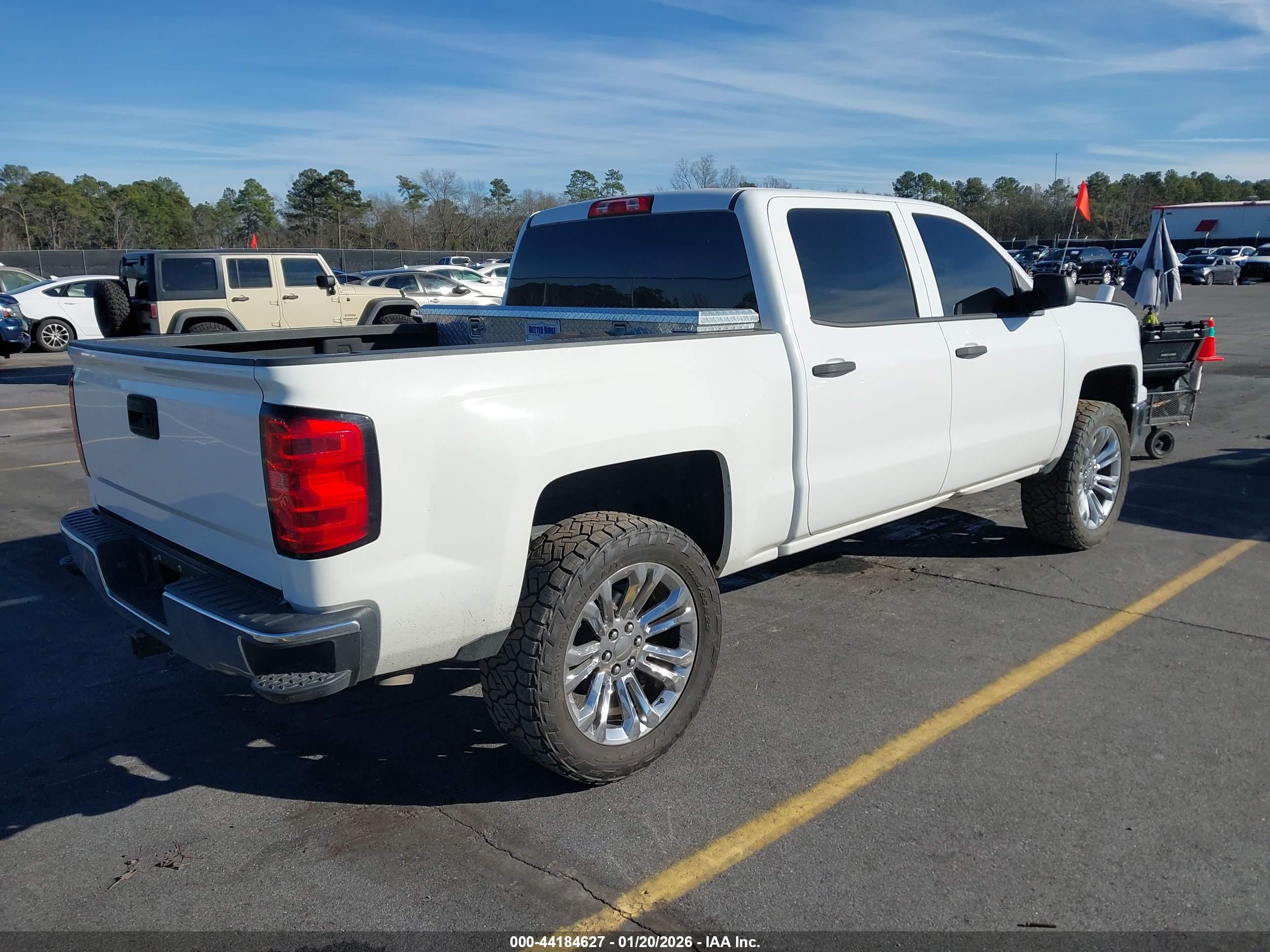 CHEVROLET SILVERADO image 4