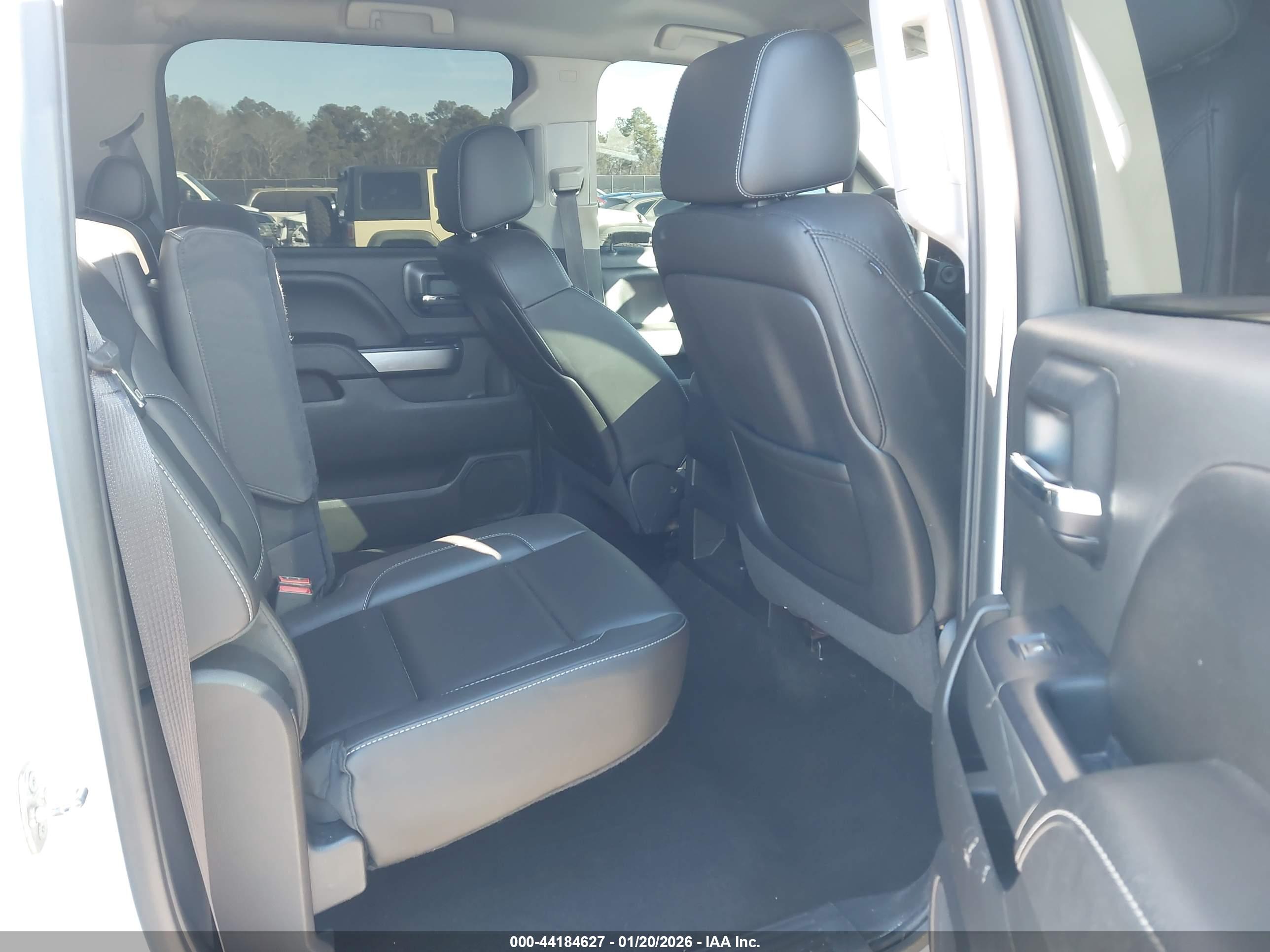CHEVROLET SILVERADO image 8