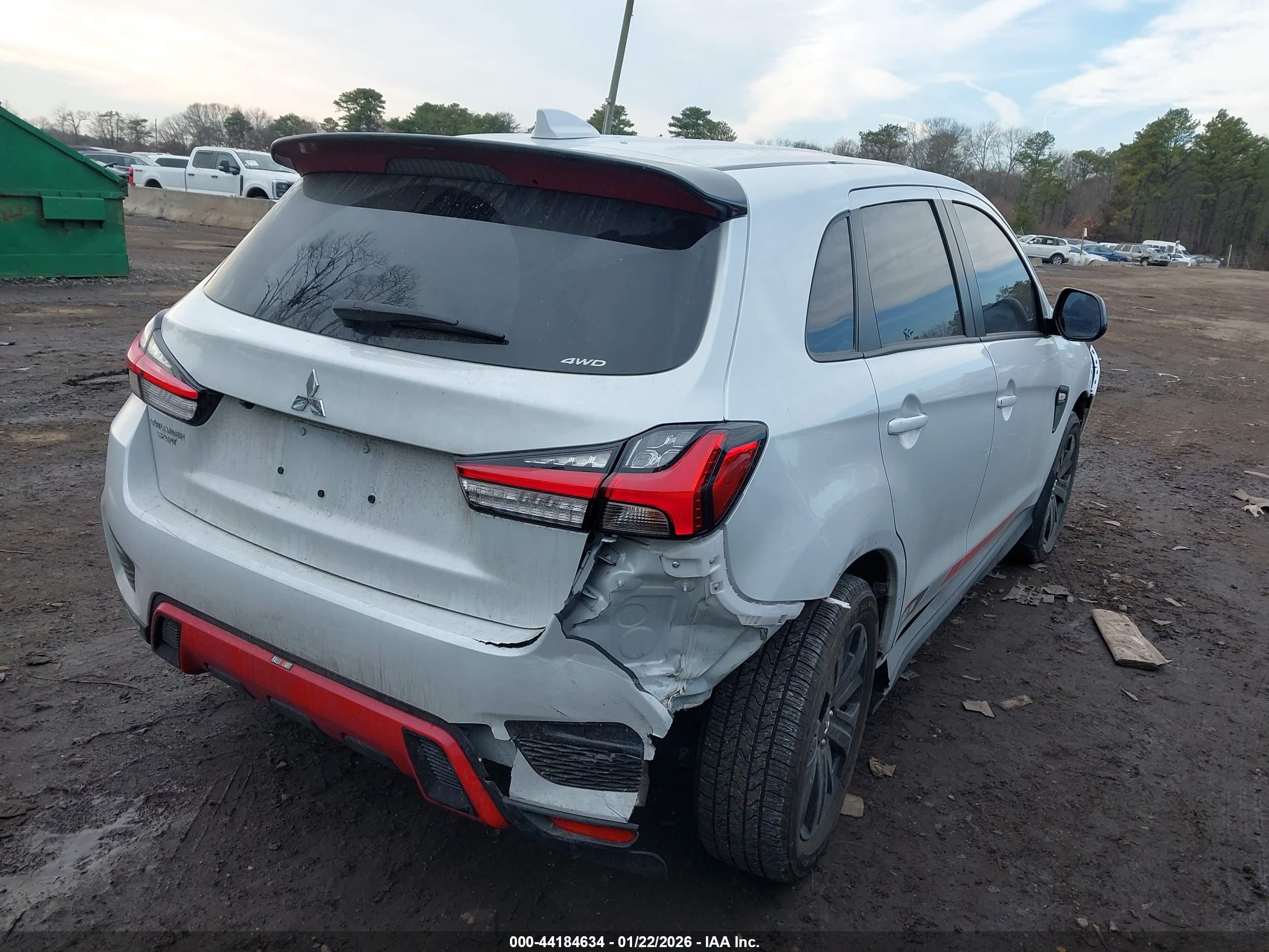 MITSUBISHI OUTLANDER image 4