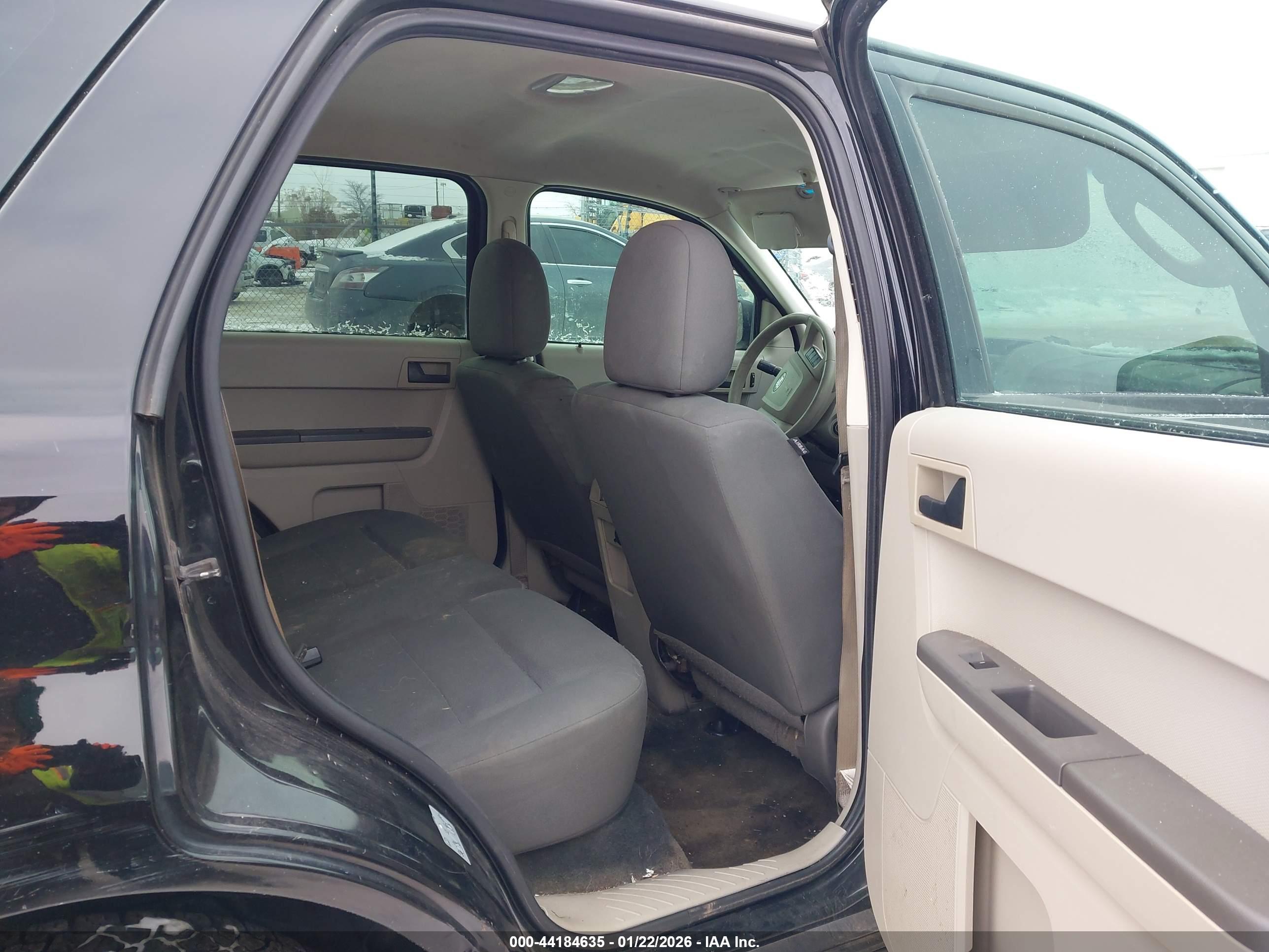 FORD ESCAPE image 8