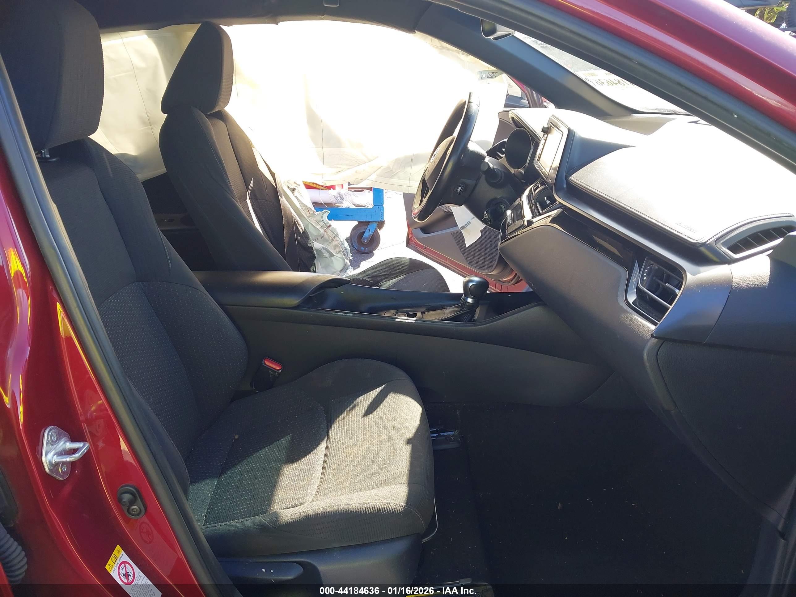 TOYOTA C-HR image 5