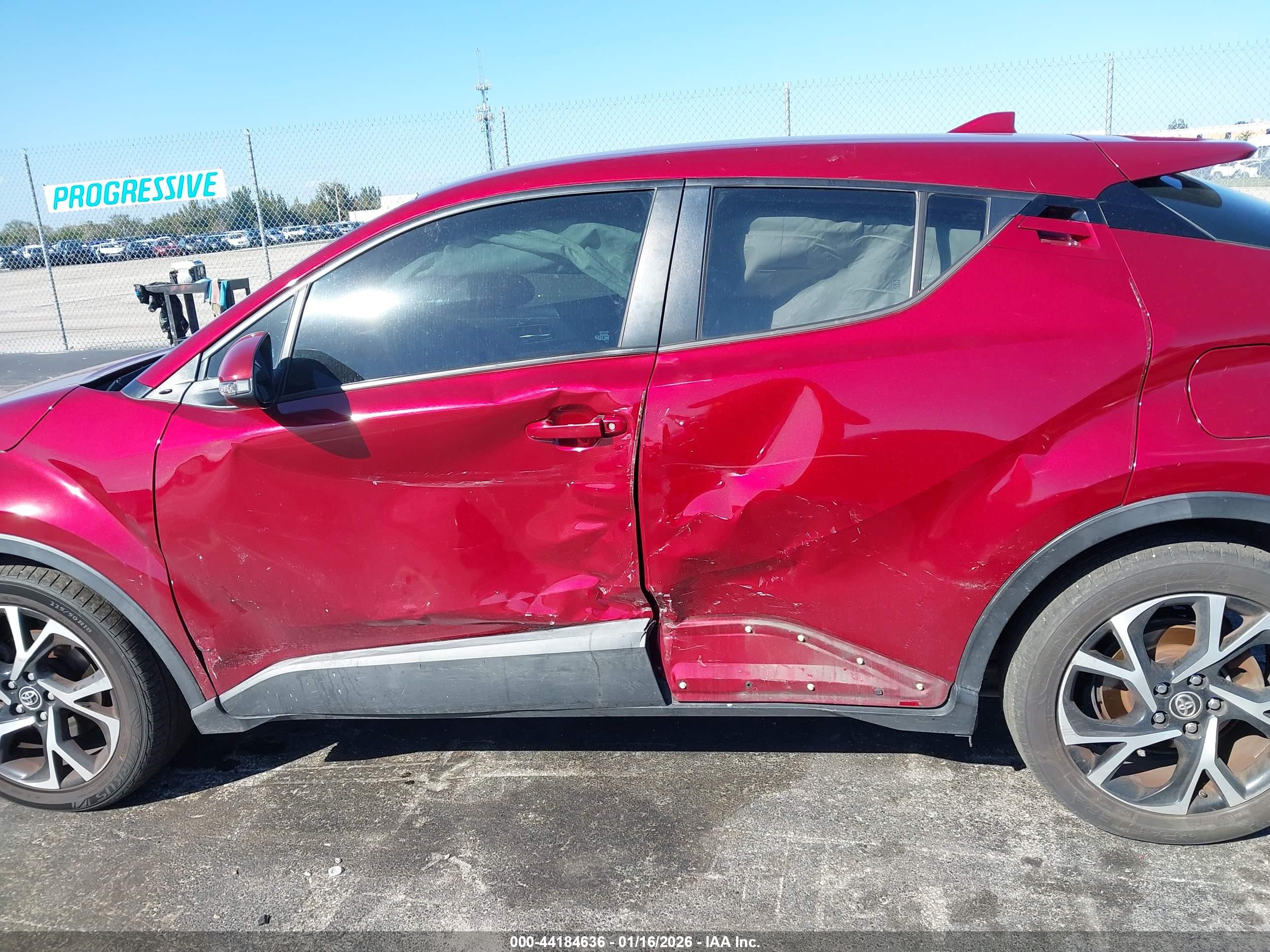 TOYOTA C-HR image 6