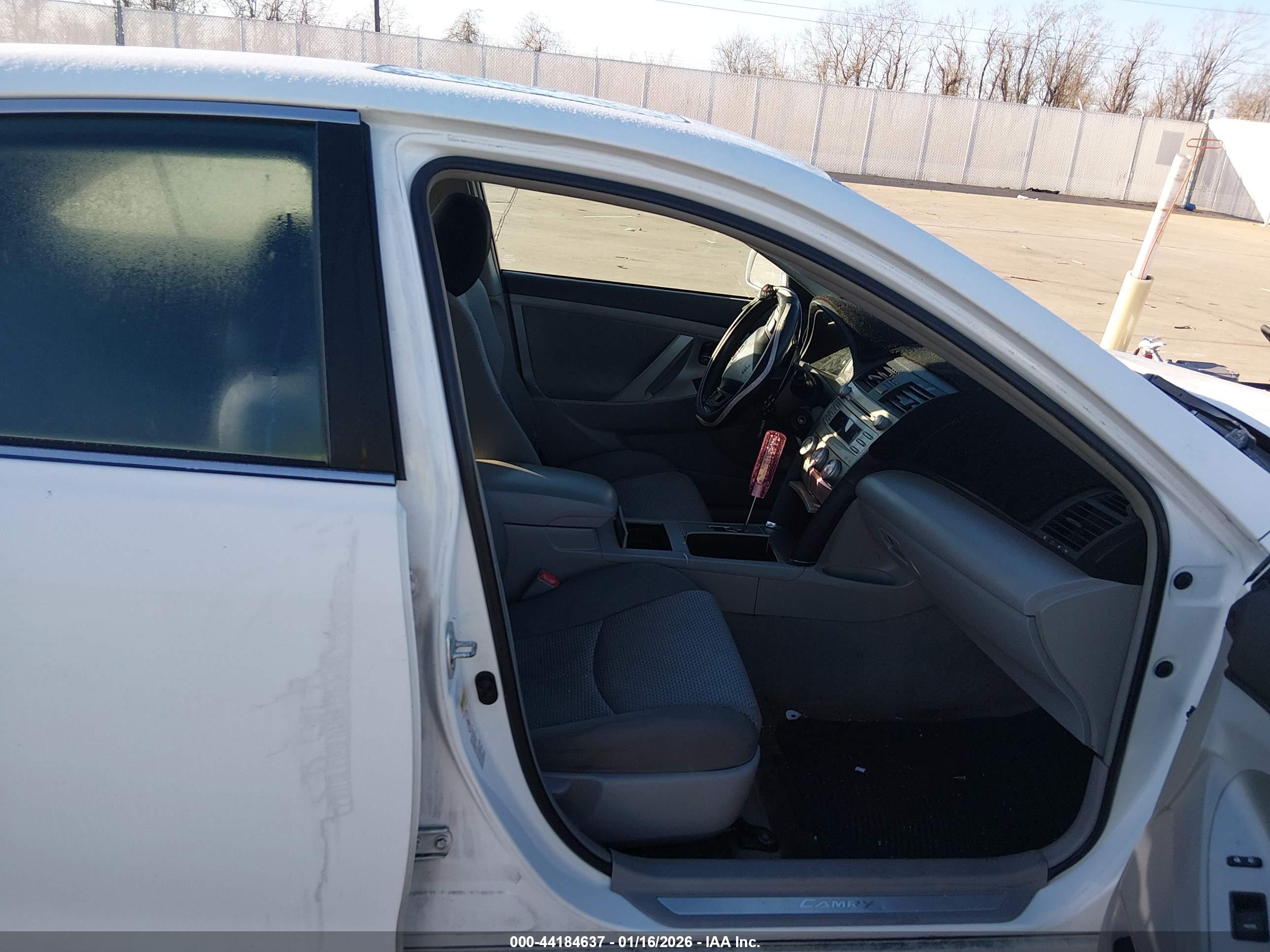 TOYOTA CAMRY image 5