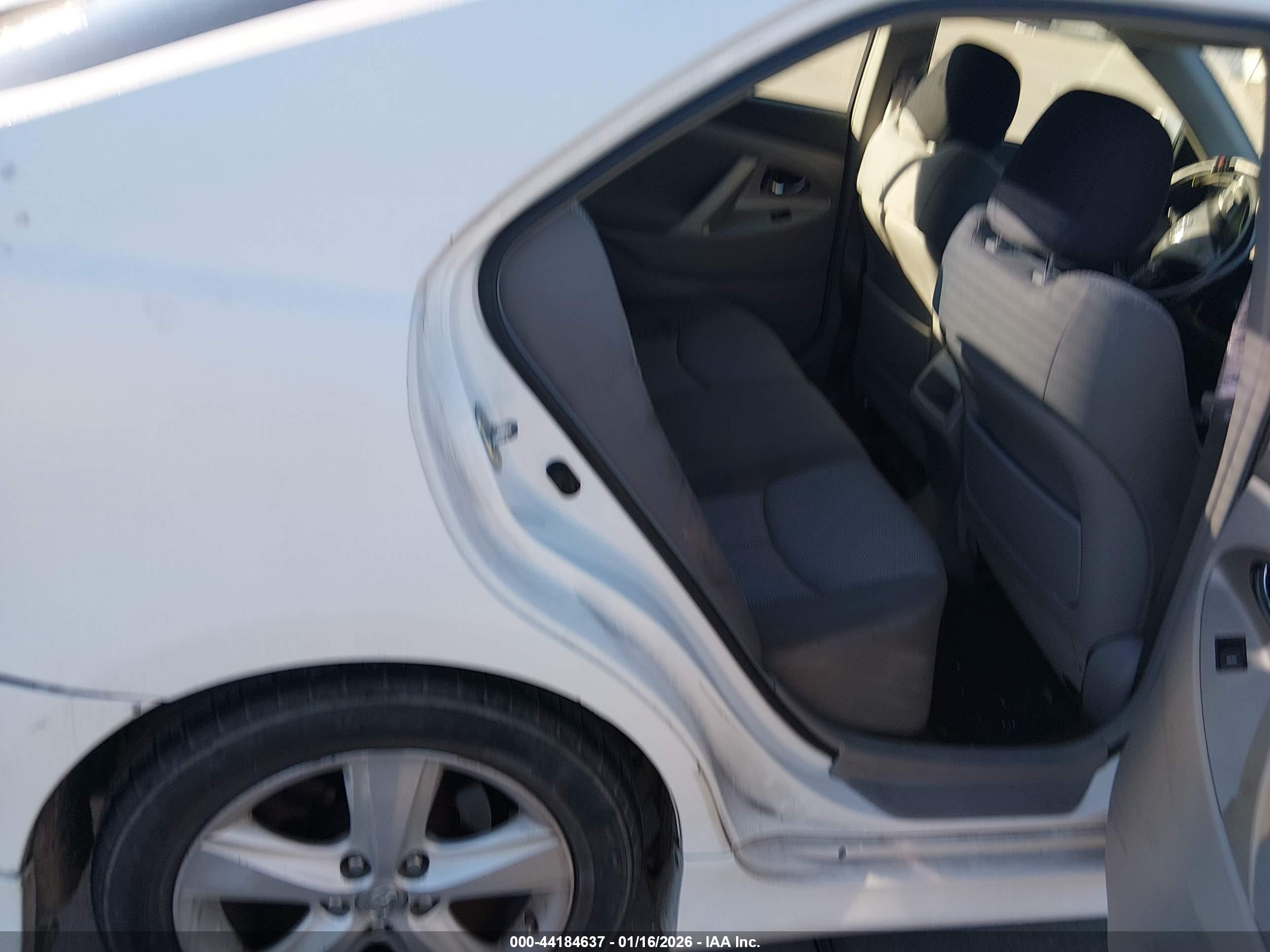 TOYOTA CAMRY image 8