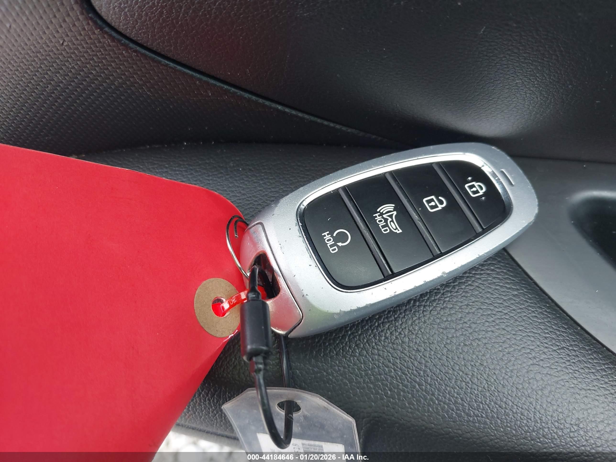 HYUNDAI TUCSON image 11