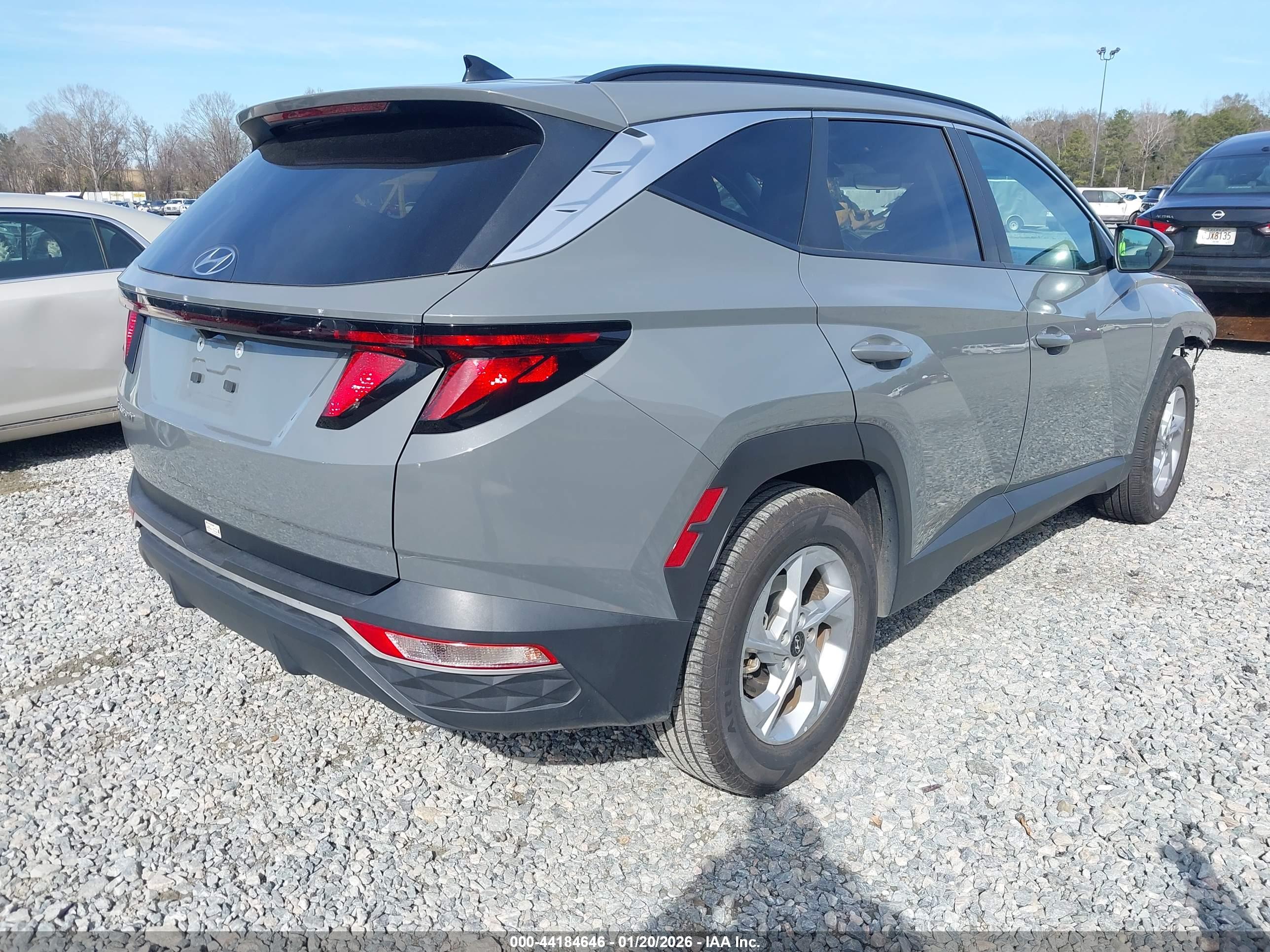 HYUNDAI TUCSON image 4