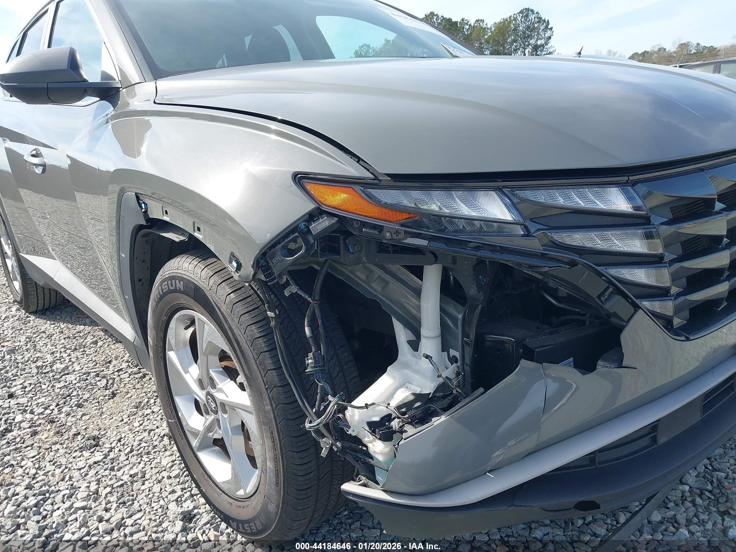 HYUNDAI TUCSON image 6