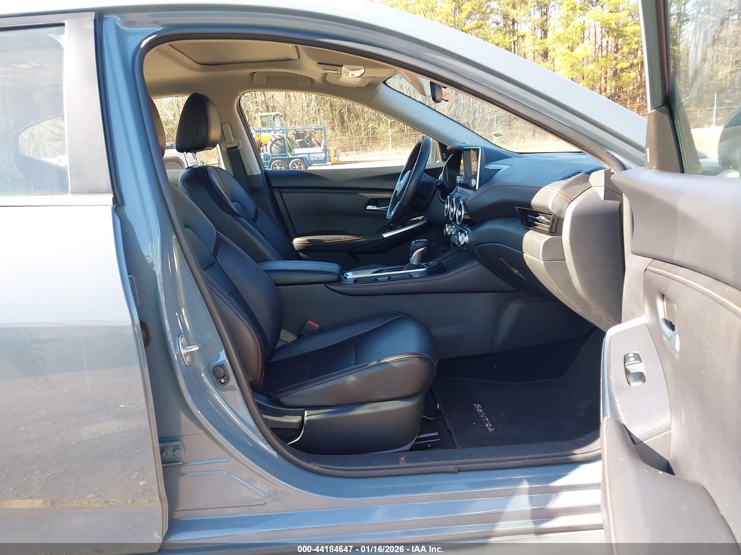 NISSAN SENTRA image 5