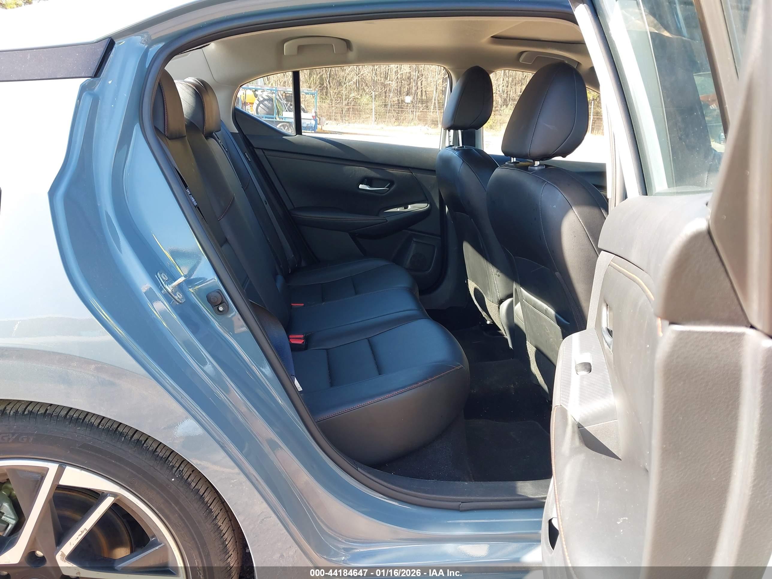 NISSAN SENTRA image 8