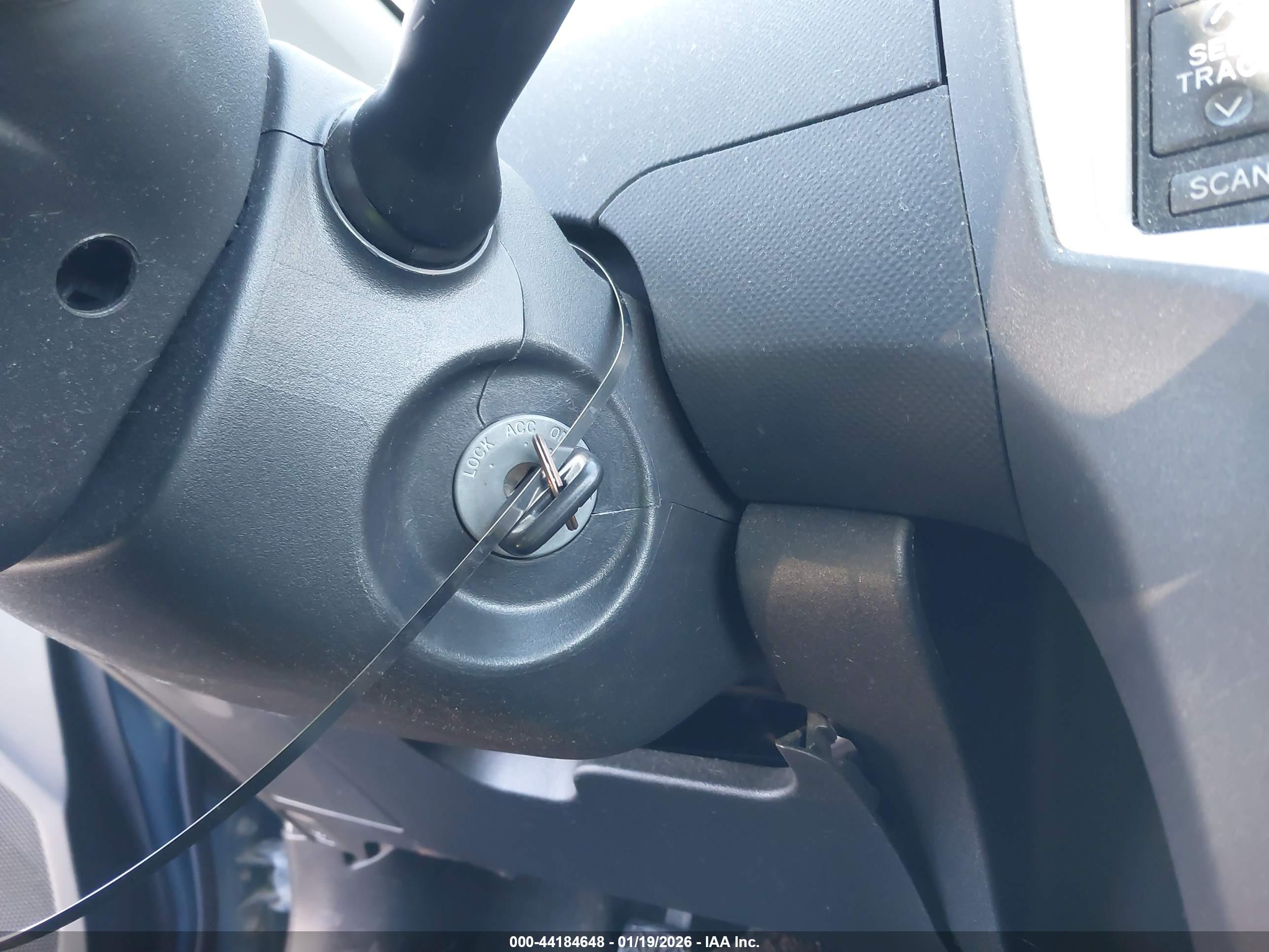 TOYOTA YARIS image 11