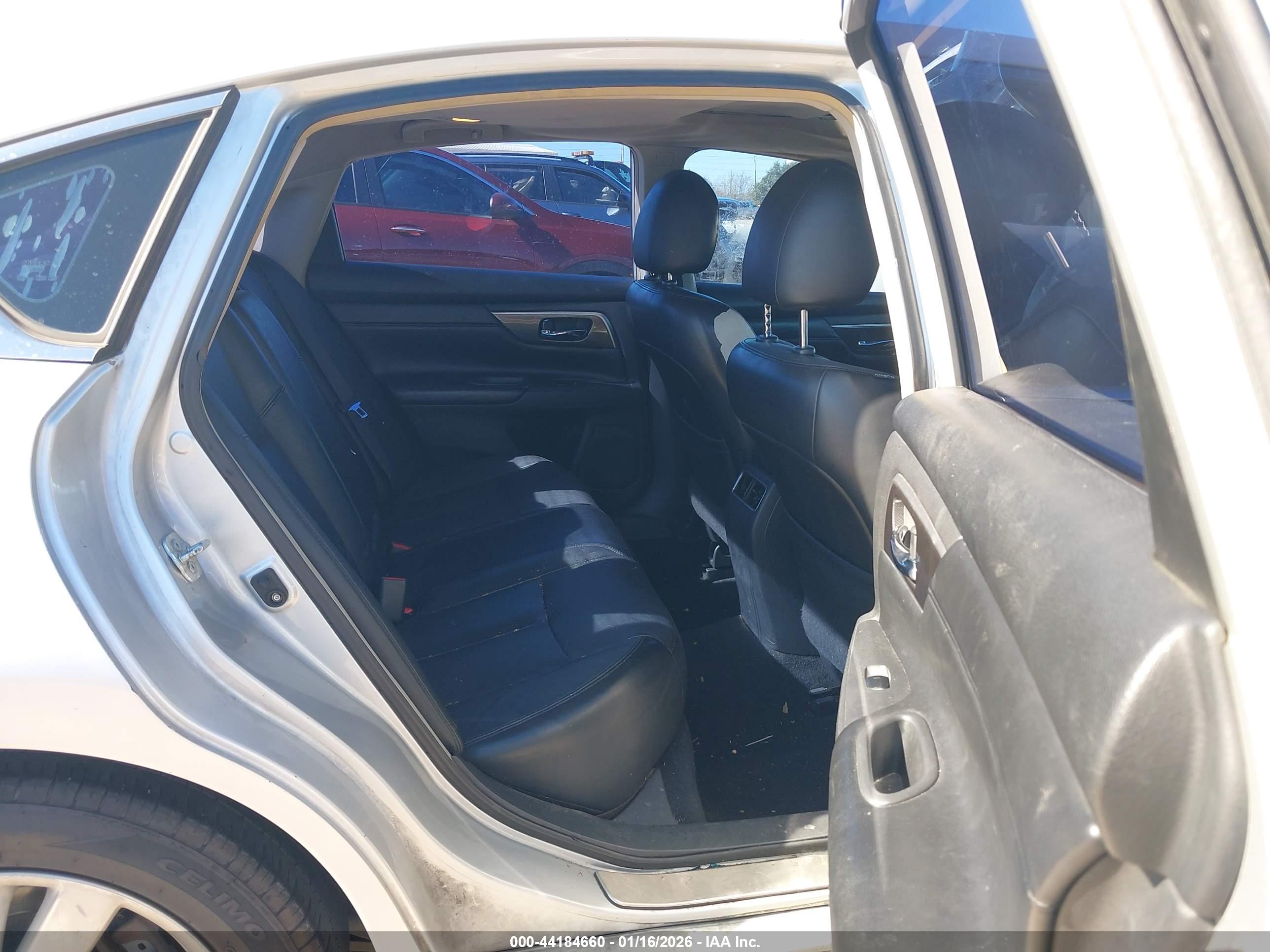 NISSAN ALTIMA image 8