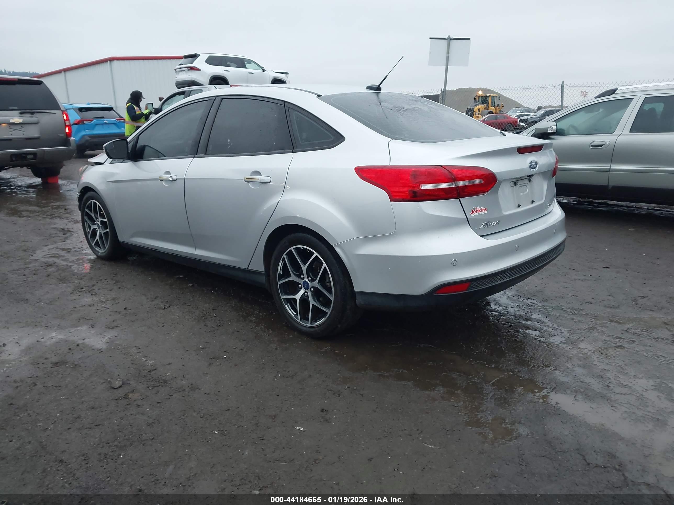 FORD FOCUS image 3