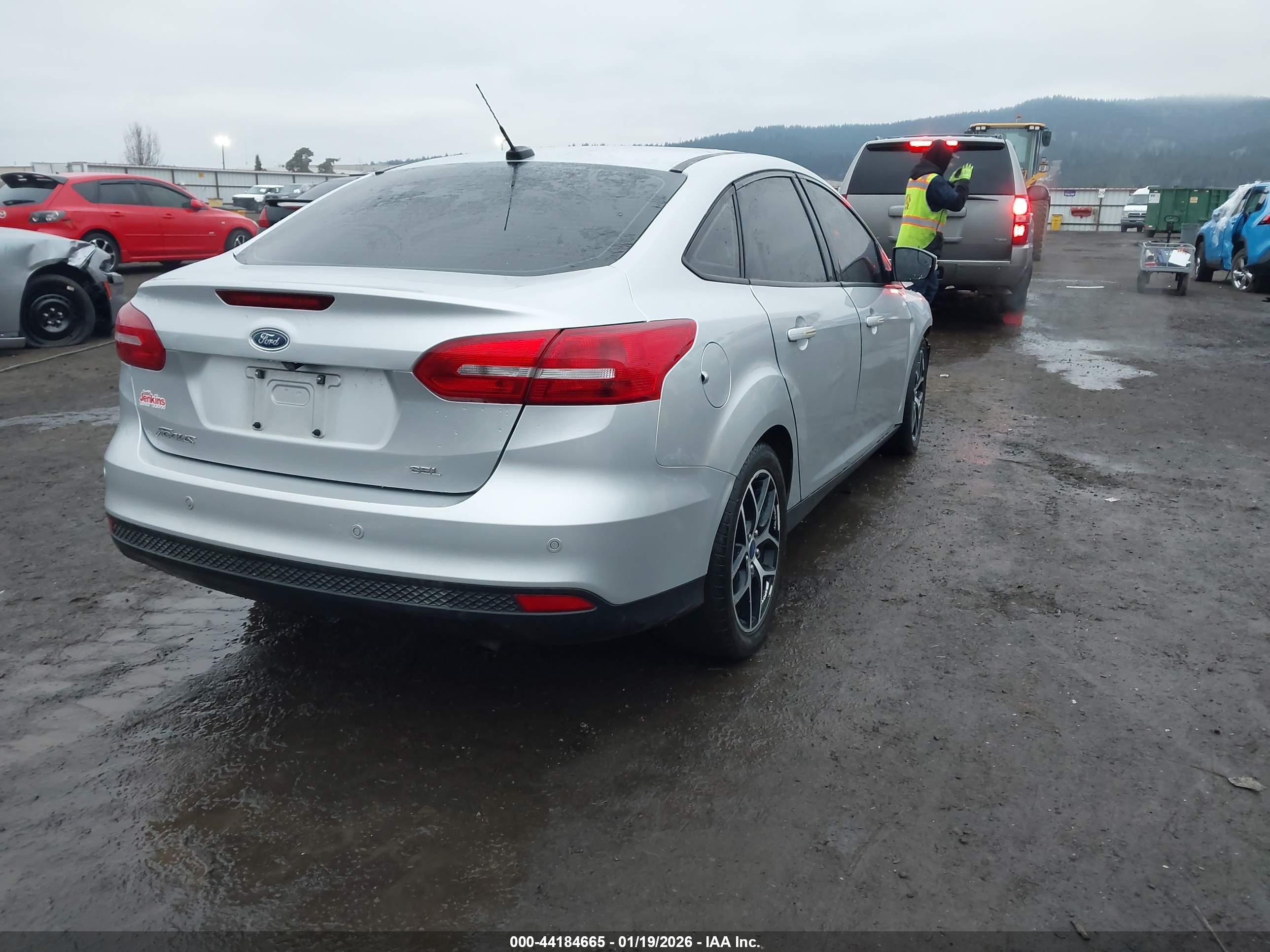 FORD FOCUS image 4