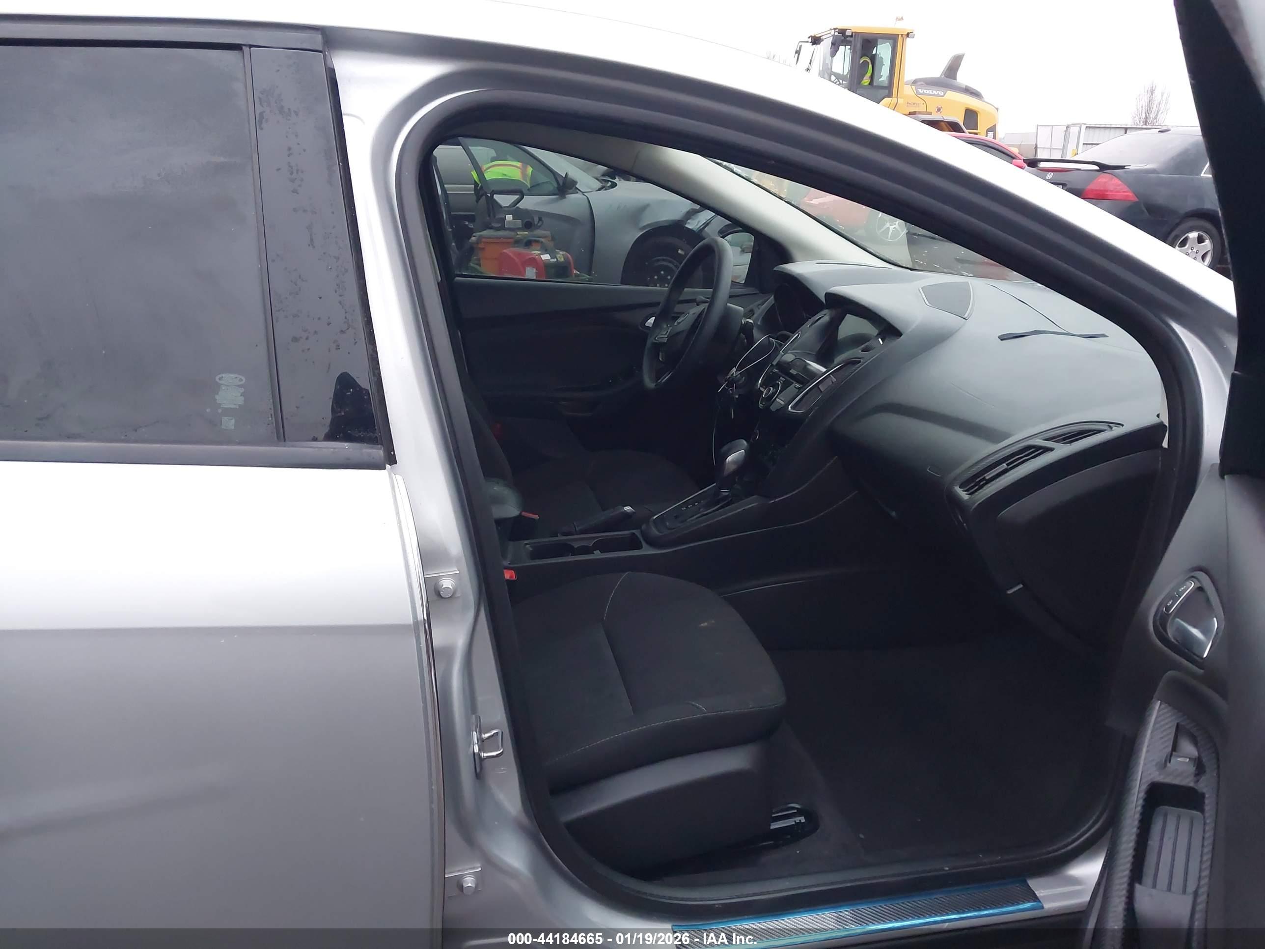 FORD FOCUS image 5