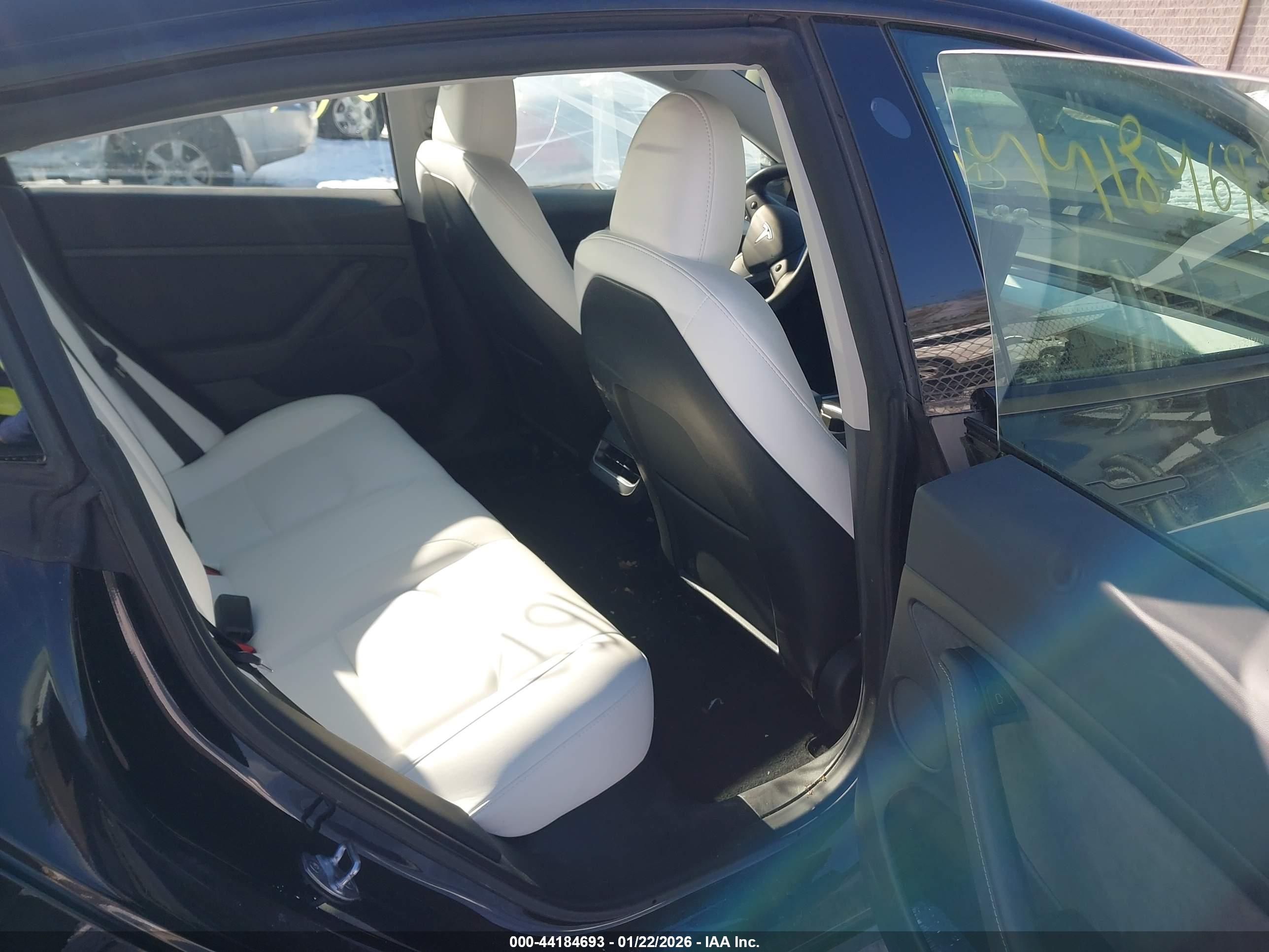 TESLA MODEL image 8