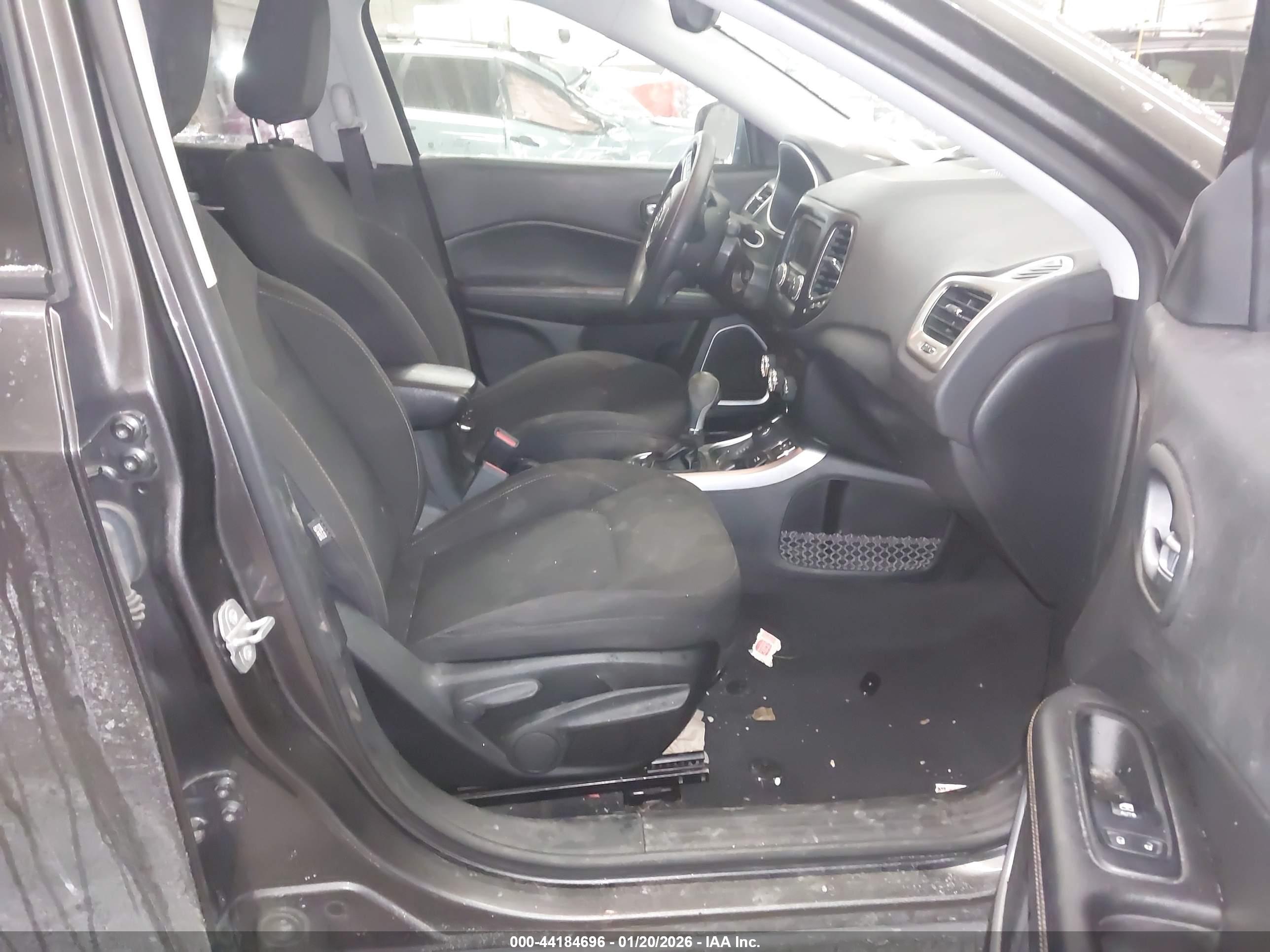 JEEP COMPASS image 5