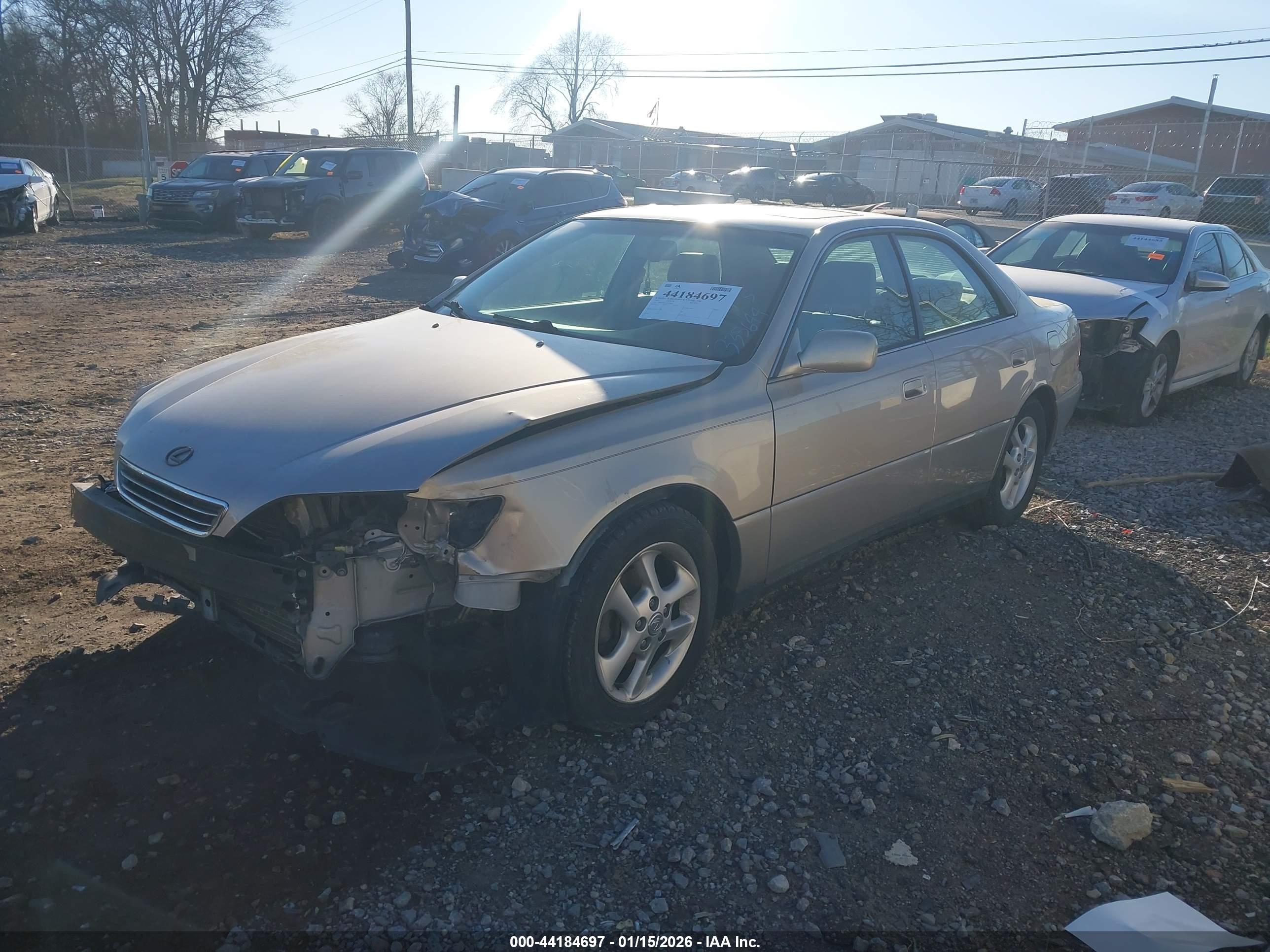 LEXUS ES image 2