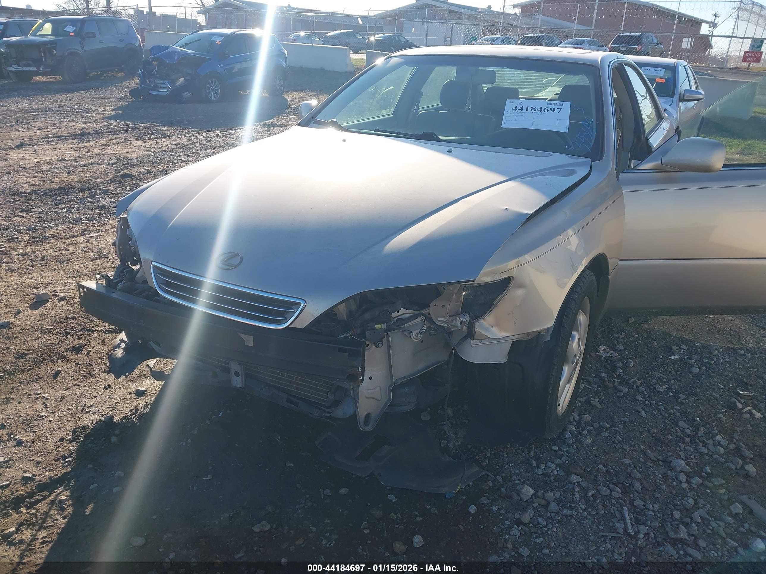 LEXUS ES image 6