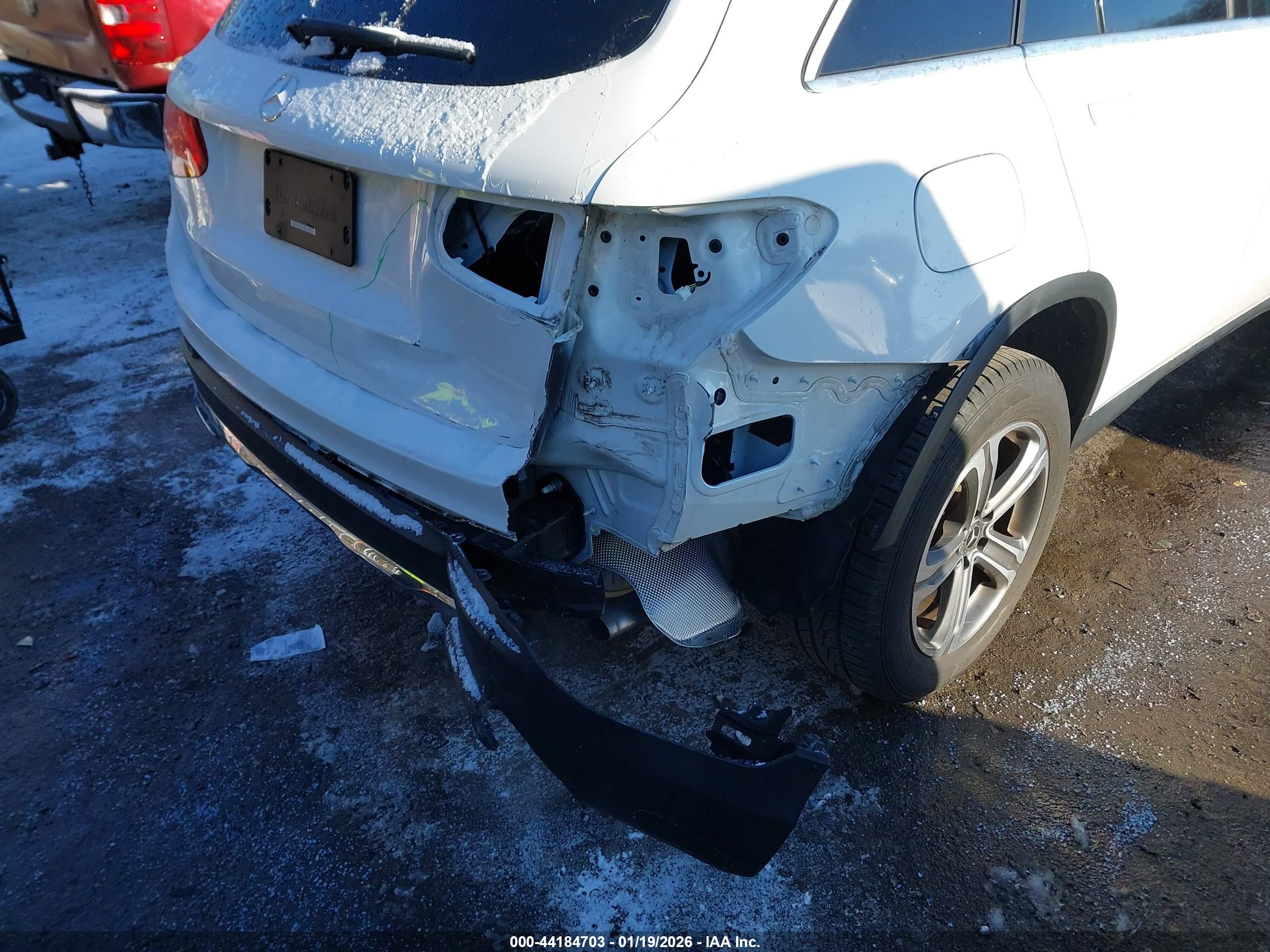 MERCEDES-BENZ GLC image 6