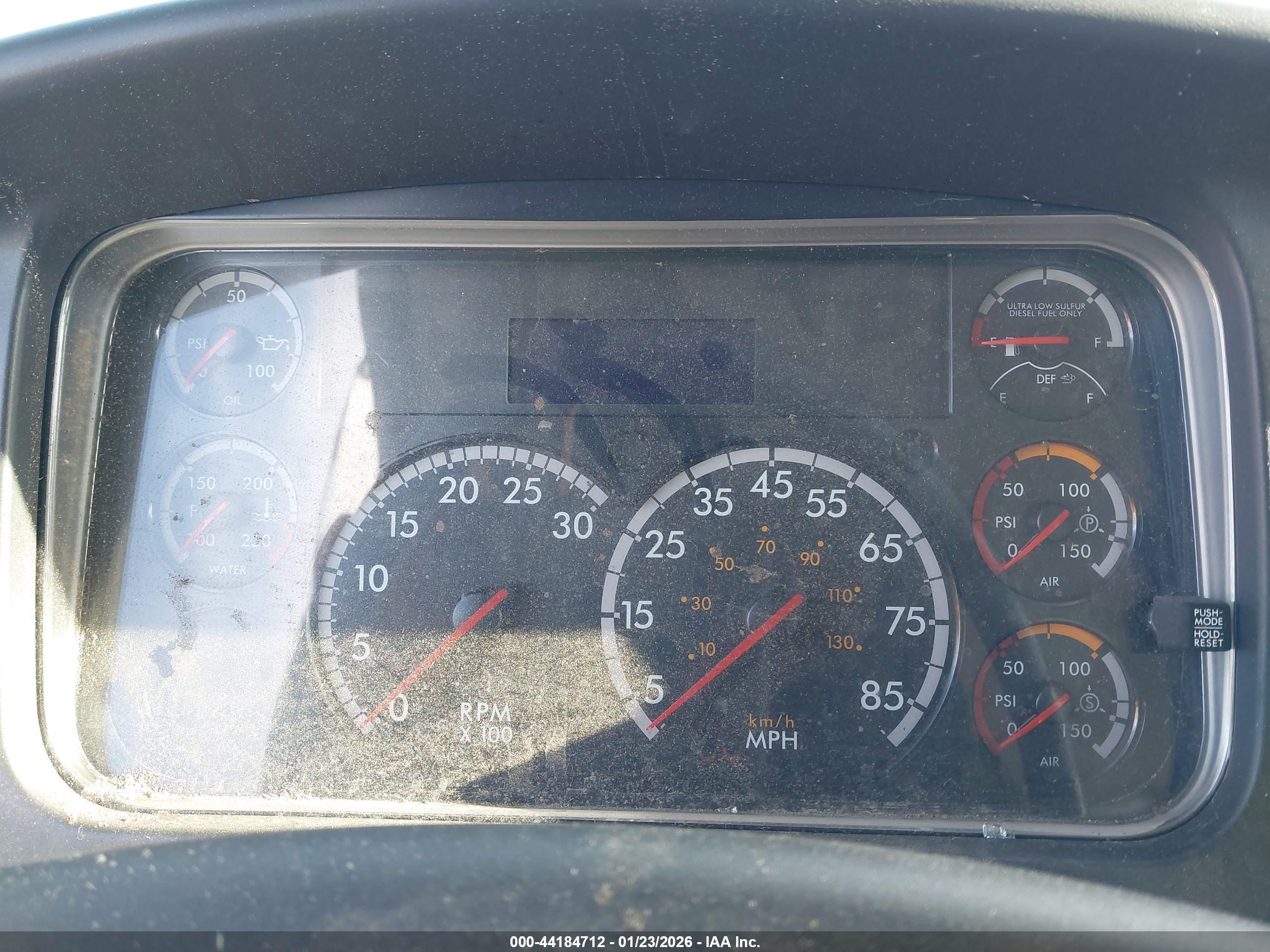 FREIGHTLINER M2 image 6