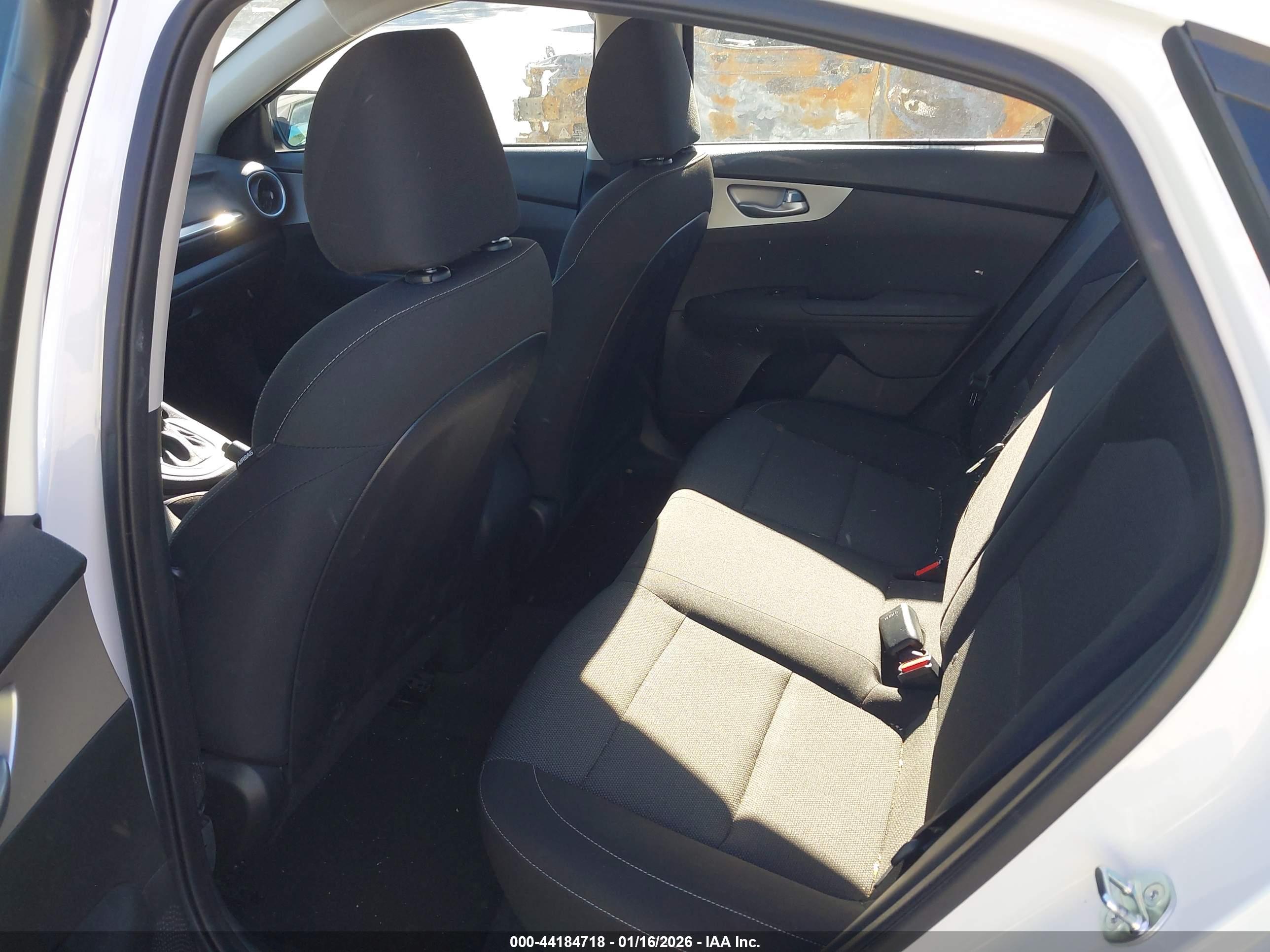 KIA FORTE image 8