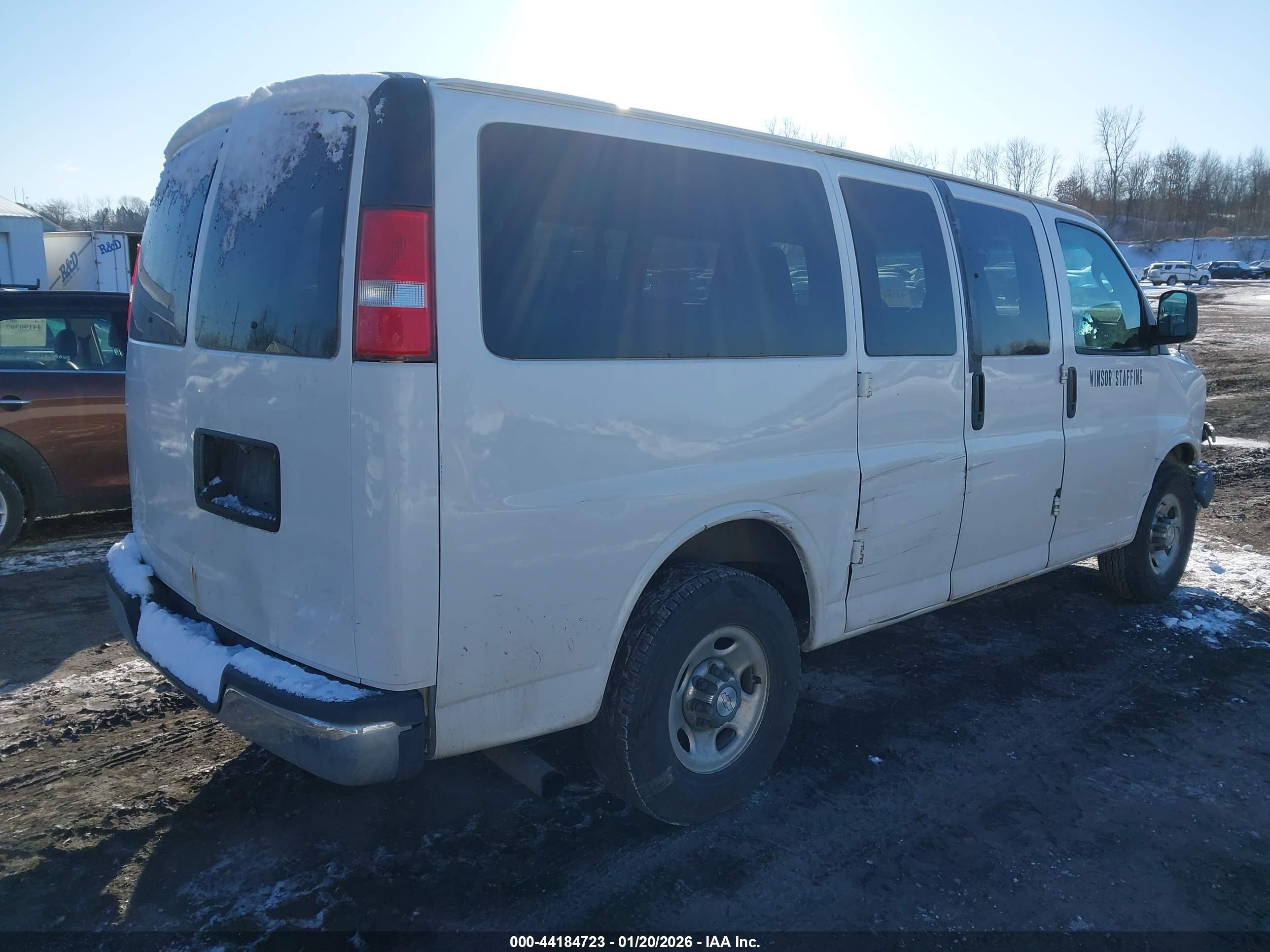 CHEVROLET EXPRESS image 4