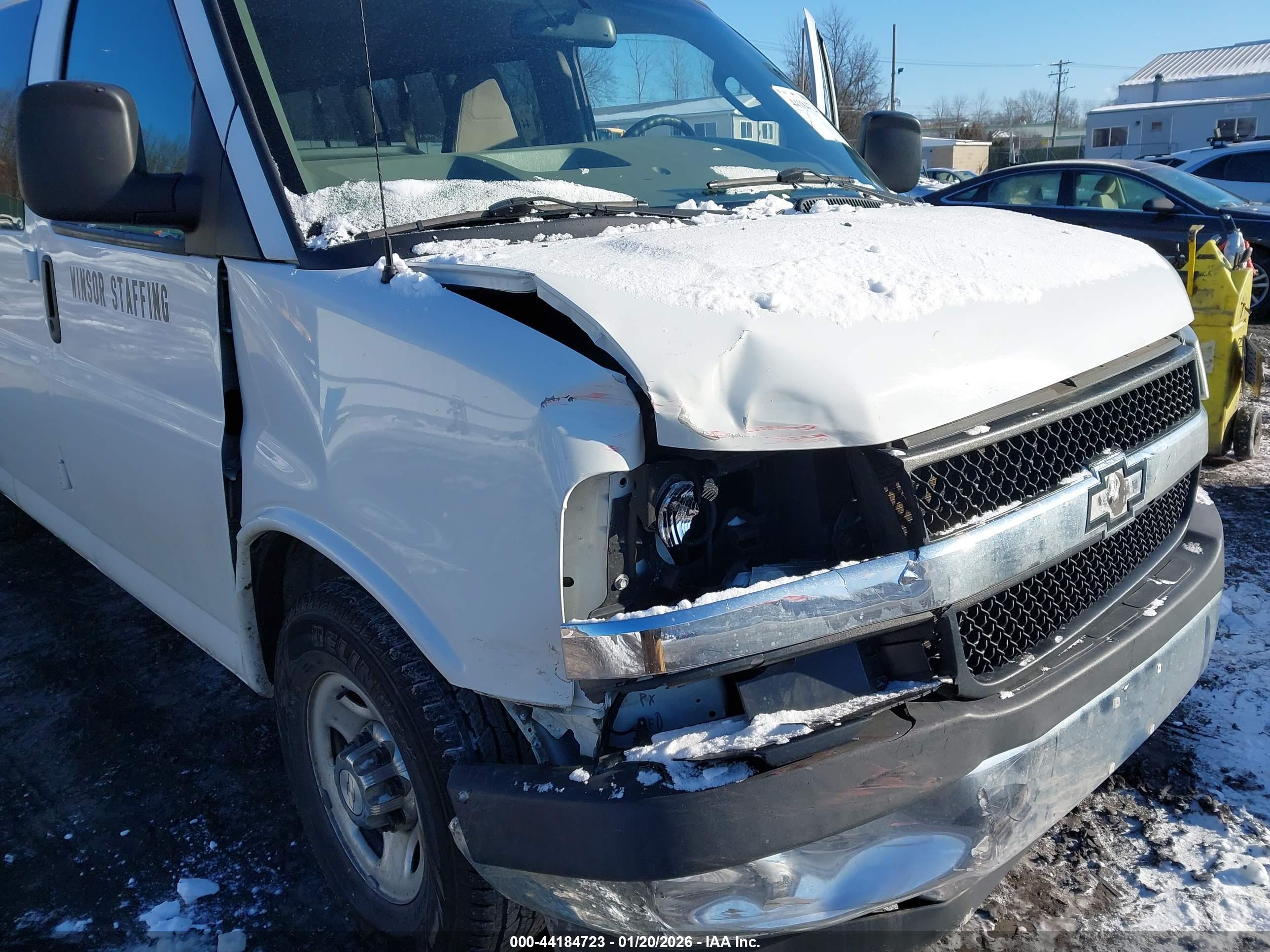 CHEVROLET EXPRESS image 6