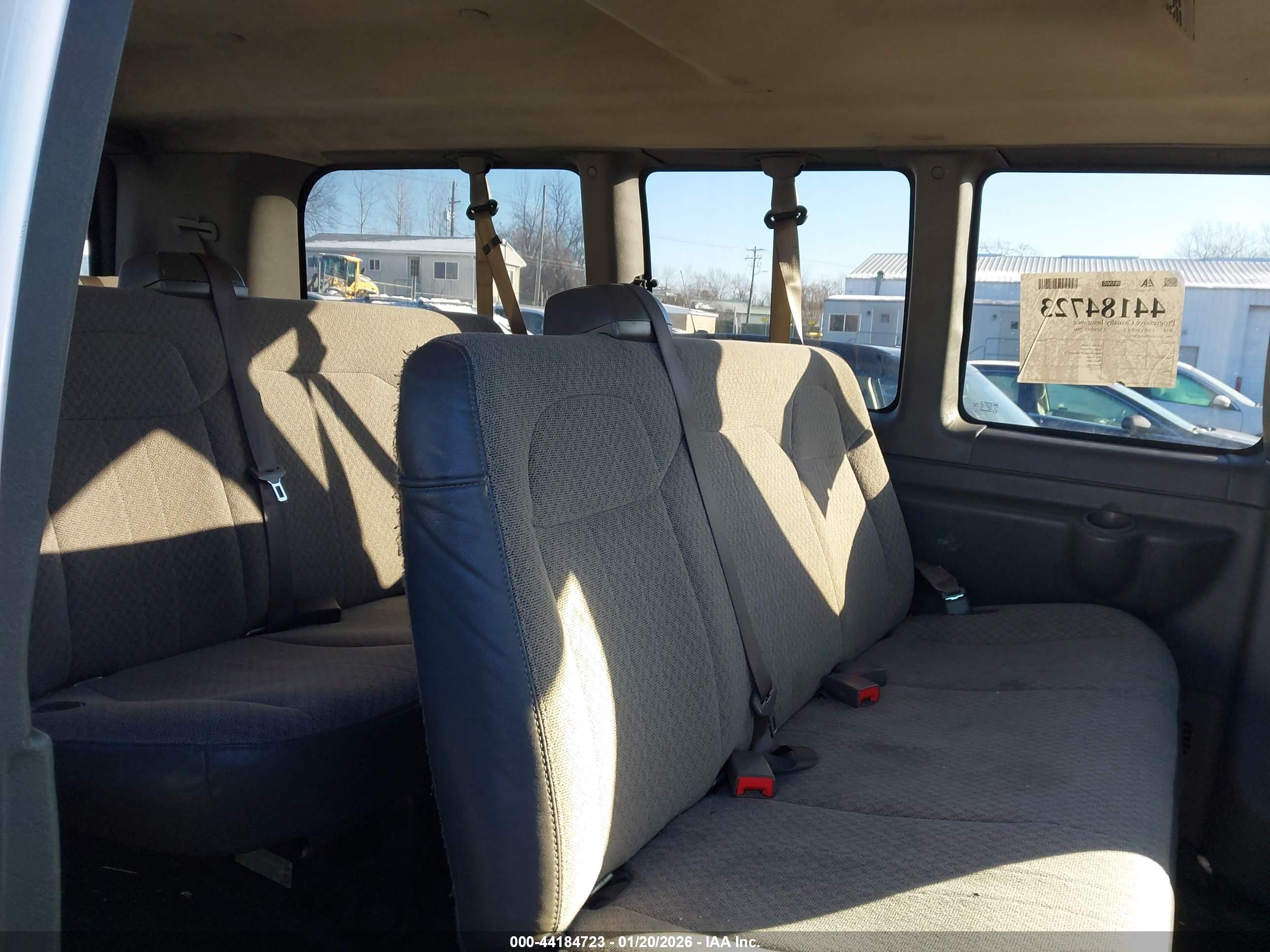 CHEVROLET EXPRESS image 8