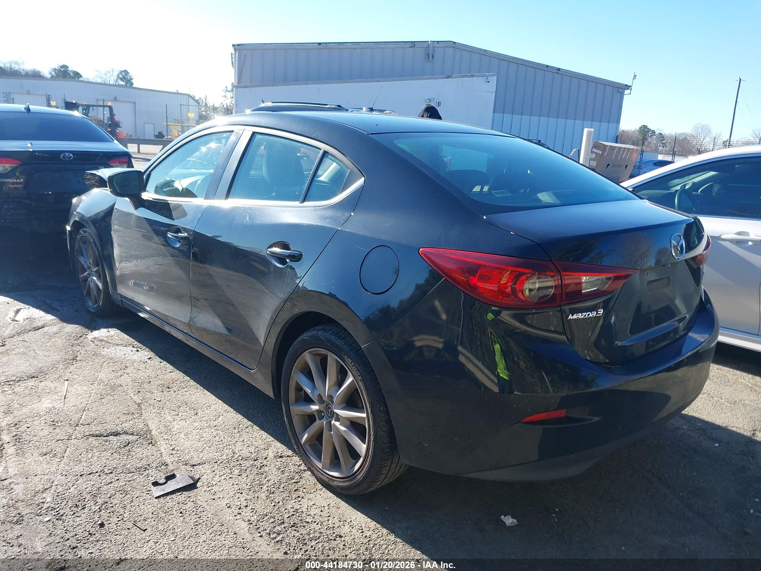 MAZDA MAZDA3 image 3