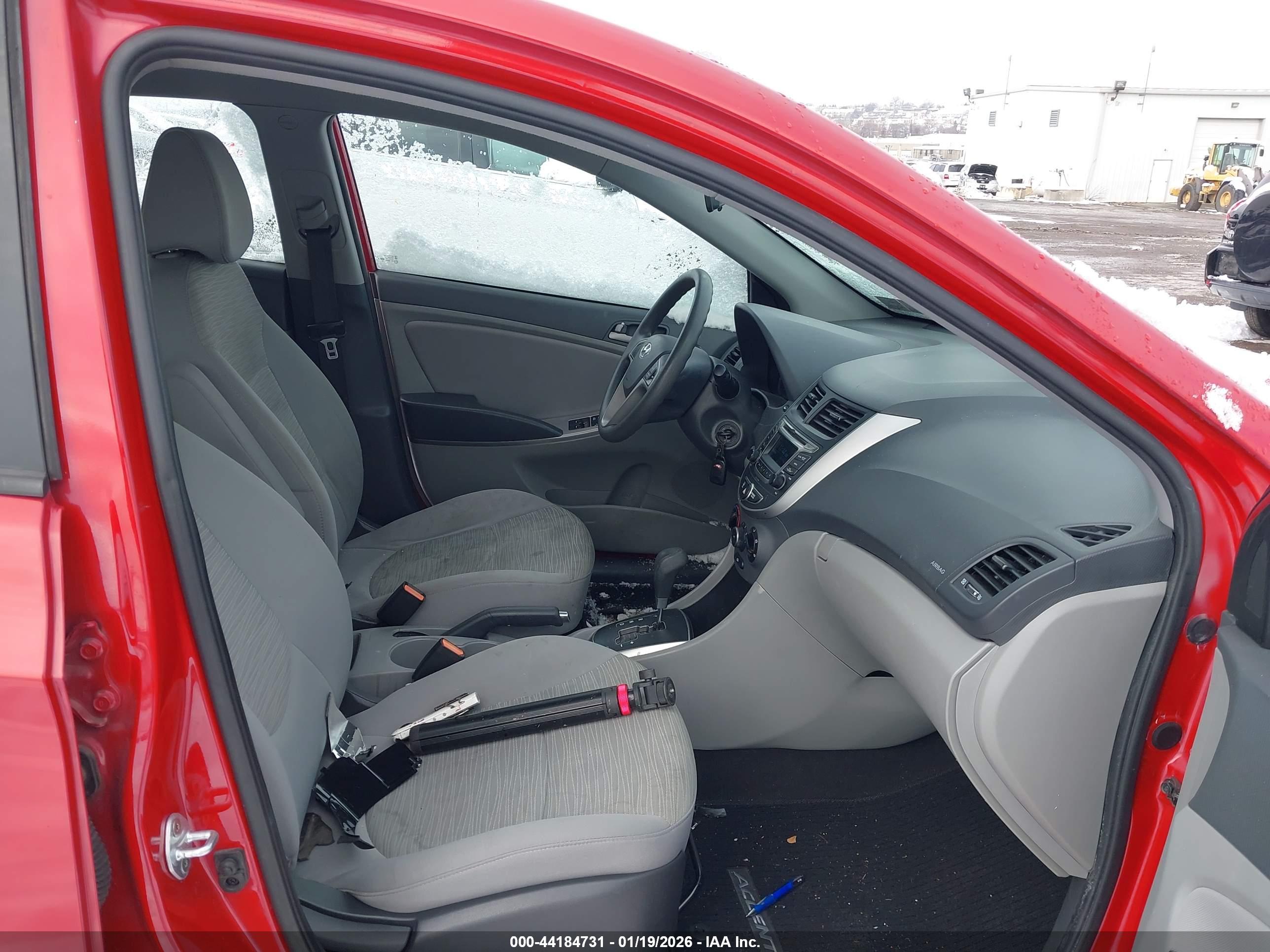 HYUNDAI ACCENT image 5