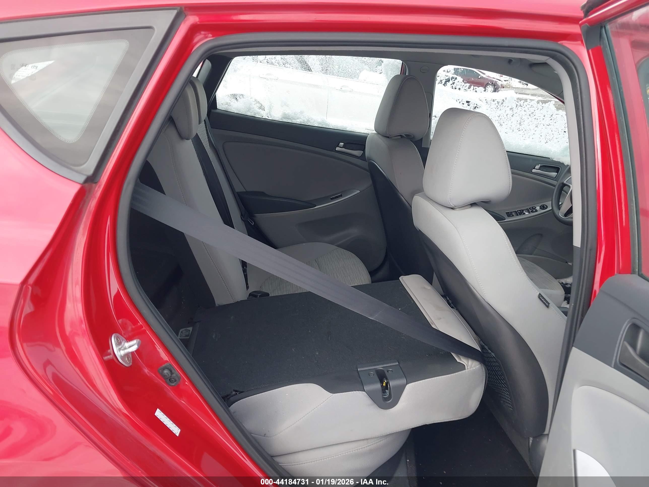 HYUNDAI ACCENT image 8