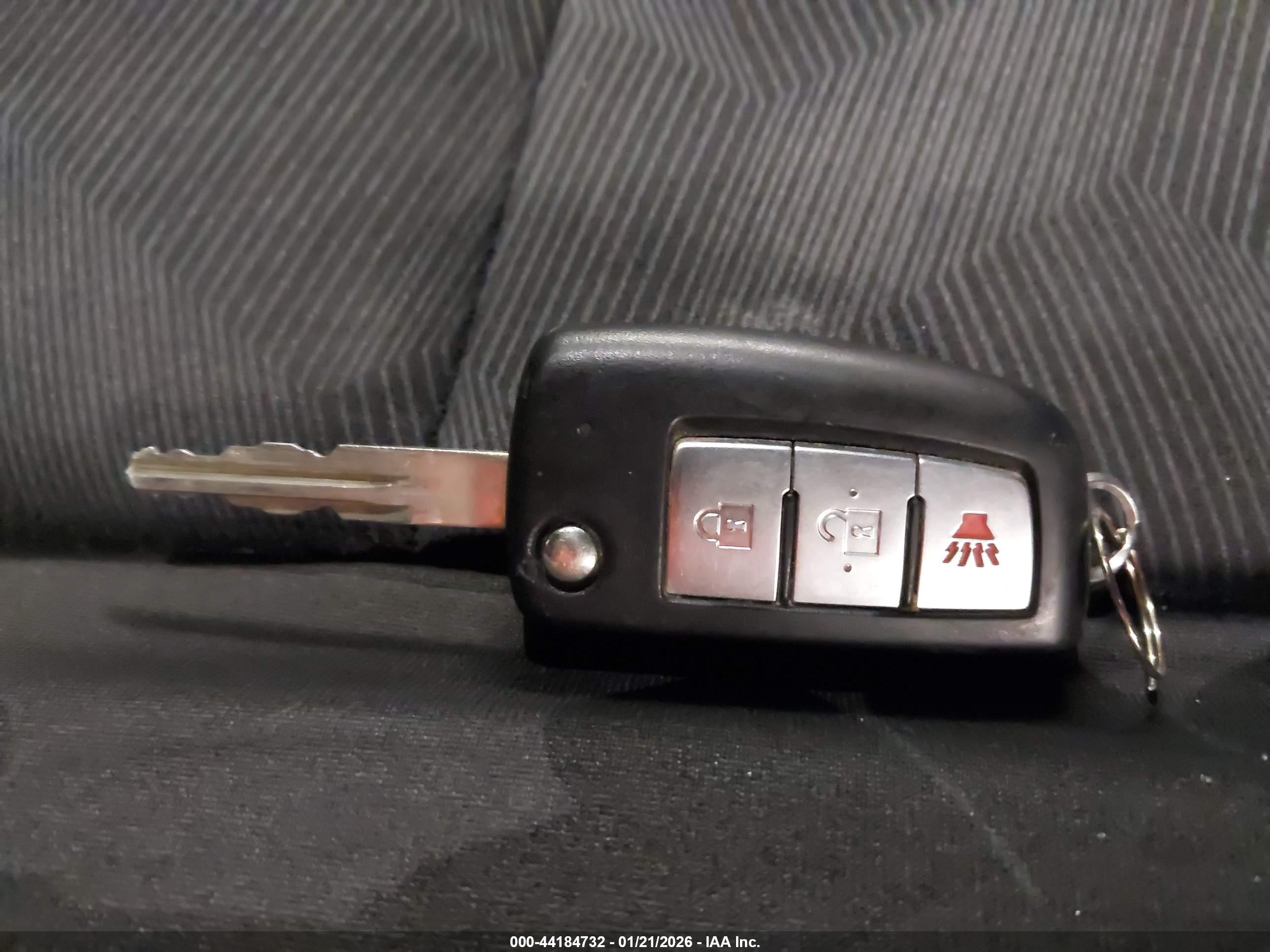 NISSAN ROGUE image 11