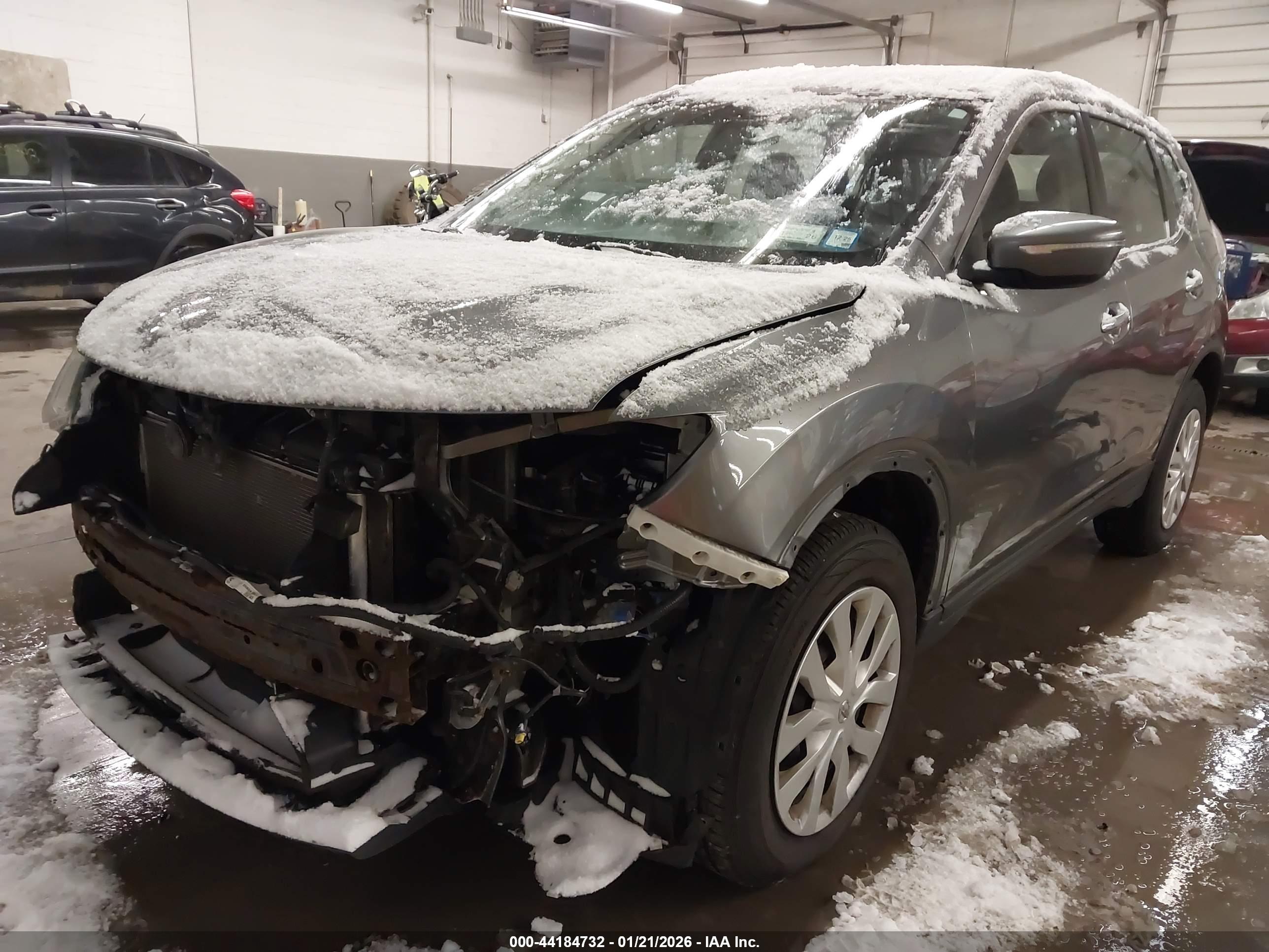 NISSAN ROGUE image 2