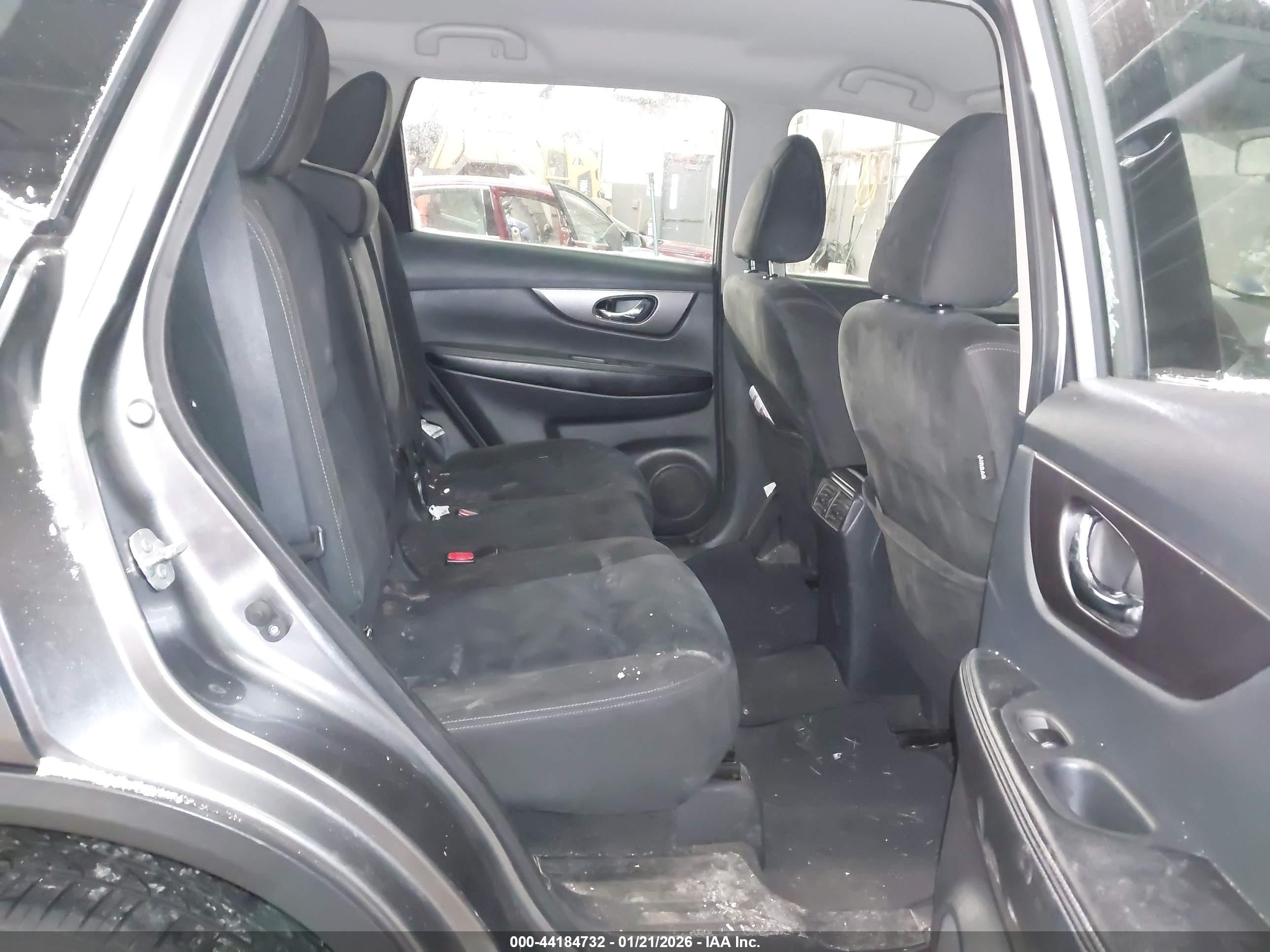 NISSAN ROGUE image 8