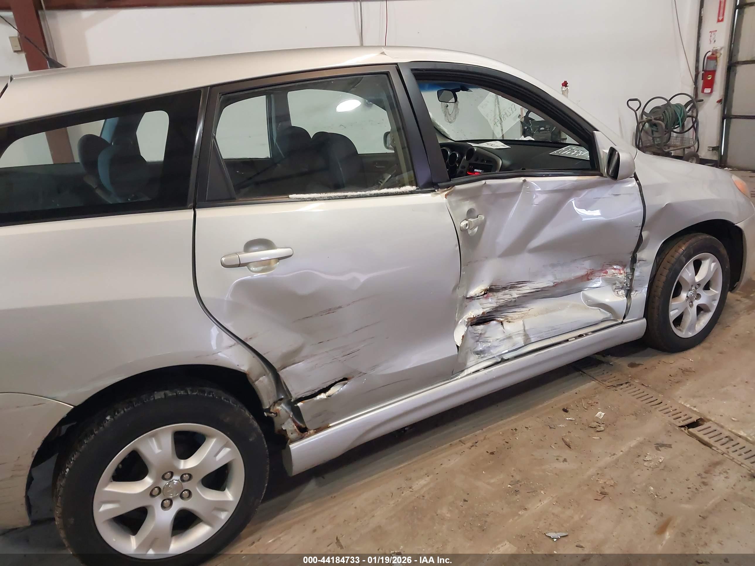 TOYOTA MATRIX image 6