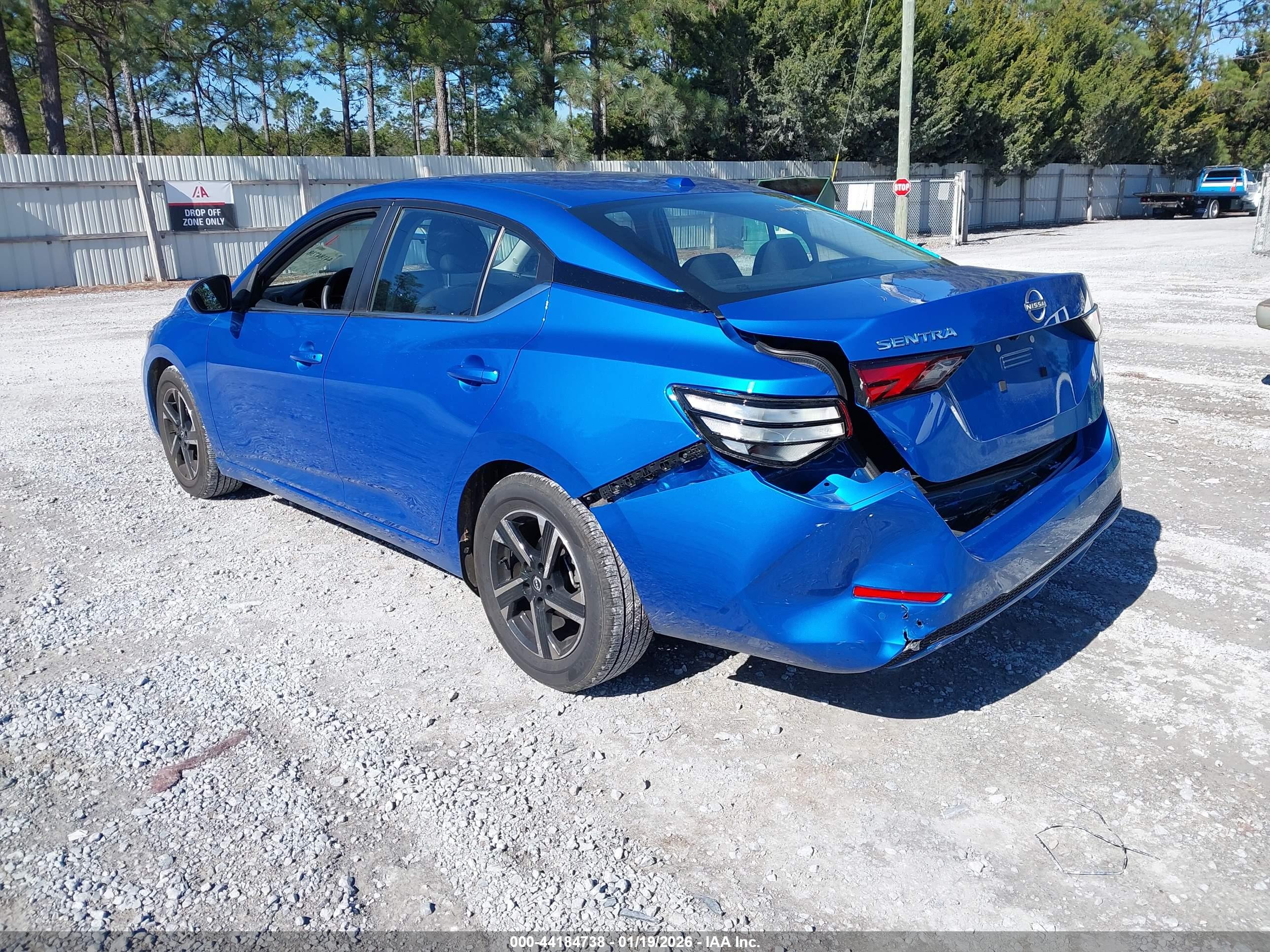 NISSAN SENTRA image 3