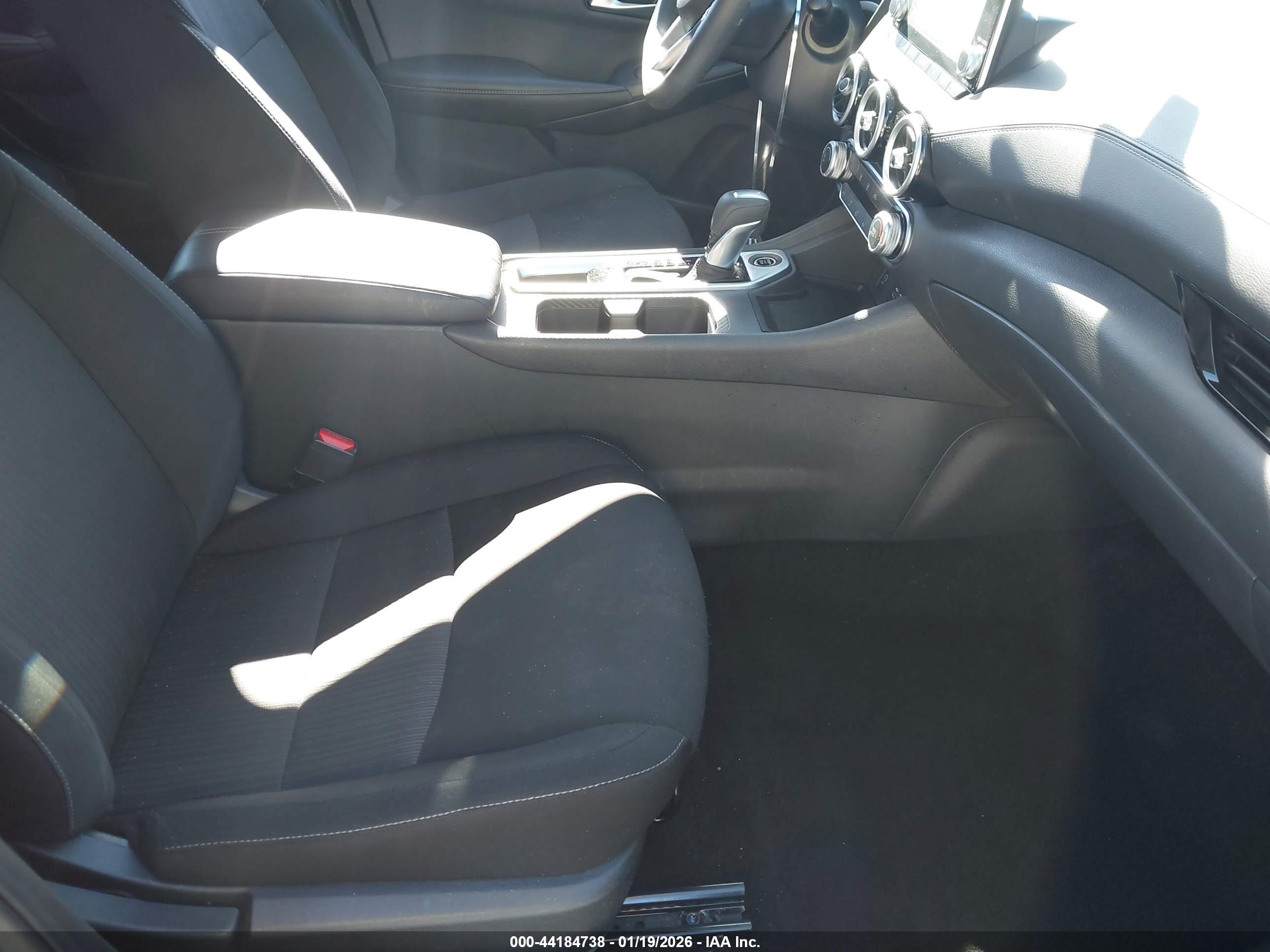 NISSAN SENTRA image 5