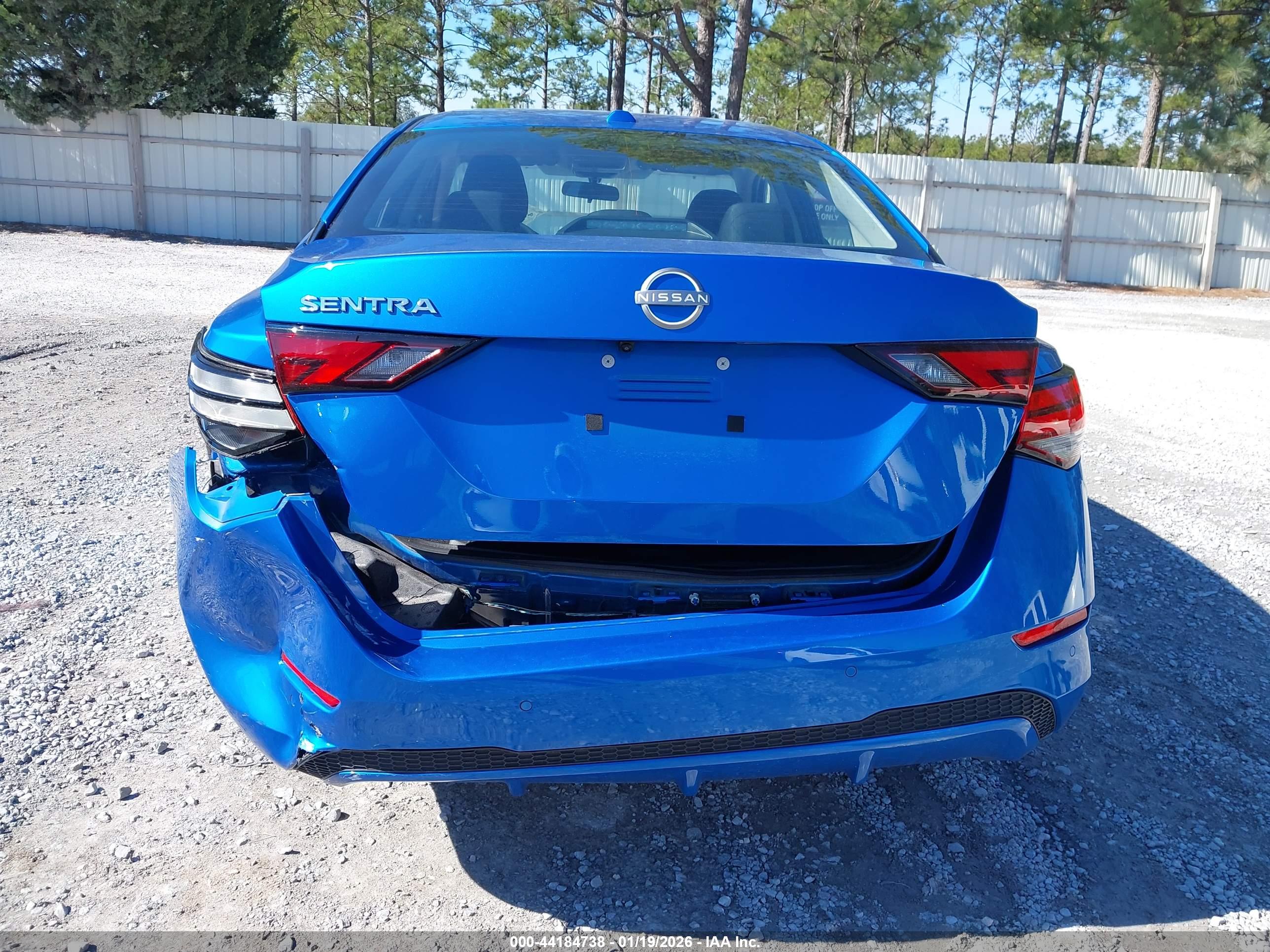 NISSAN SENTRA image 6