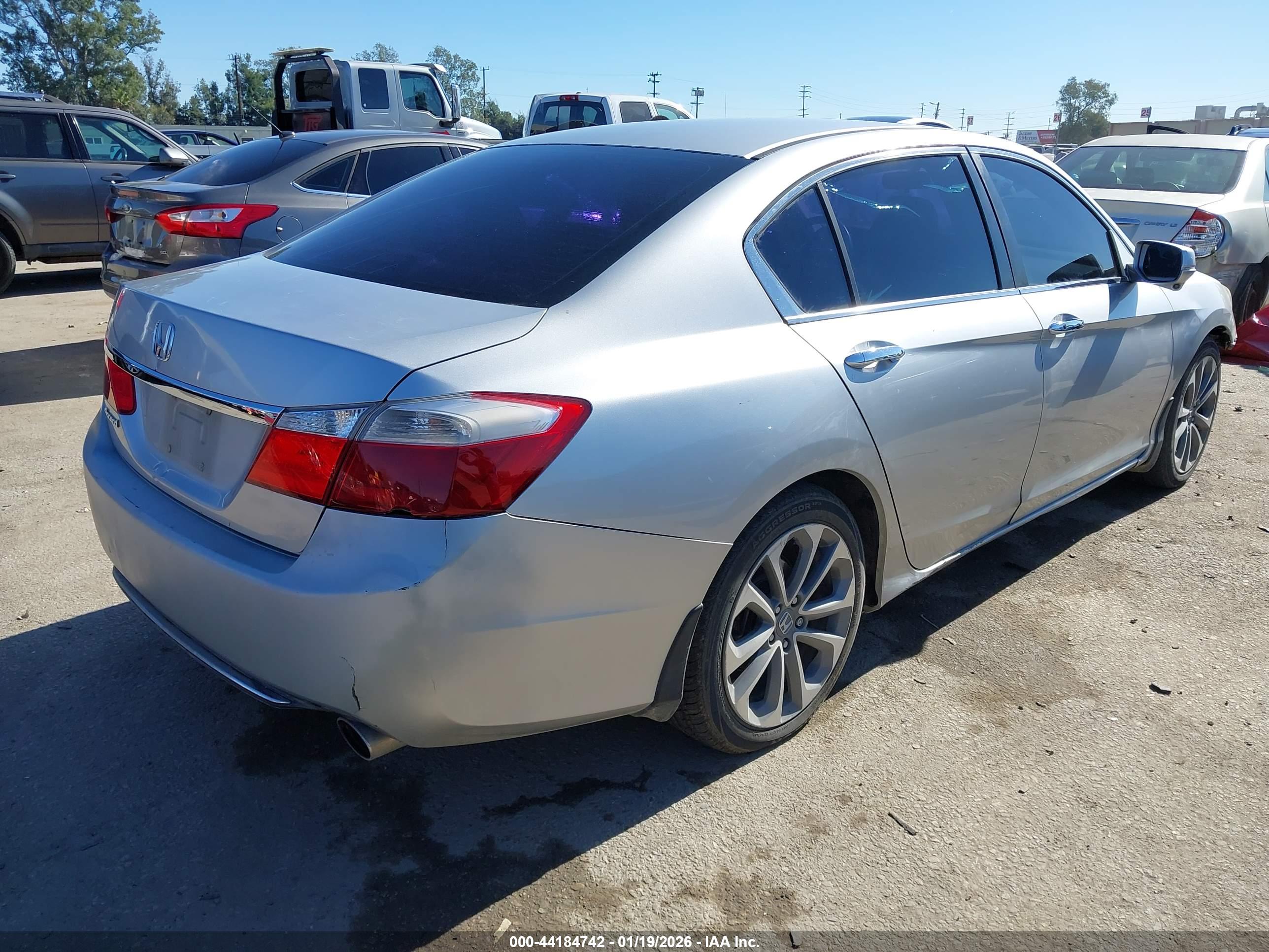 HONDA ACCORD image 4